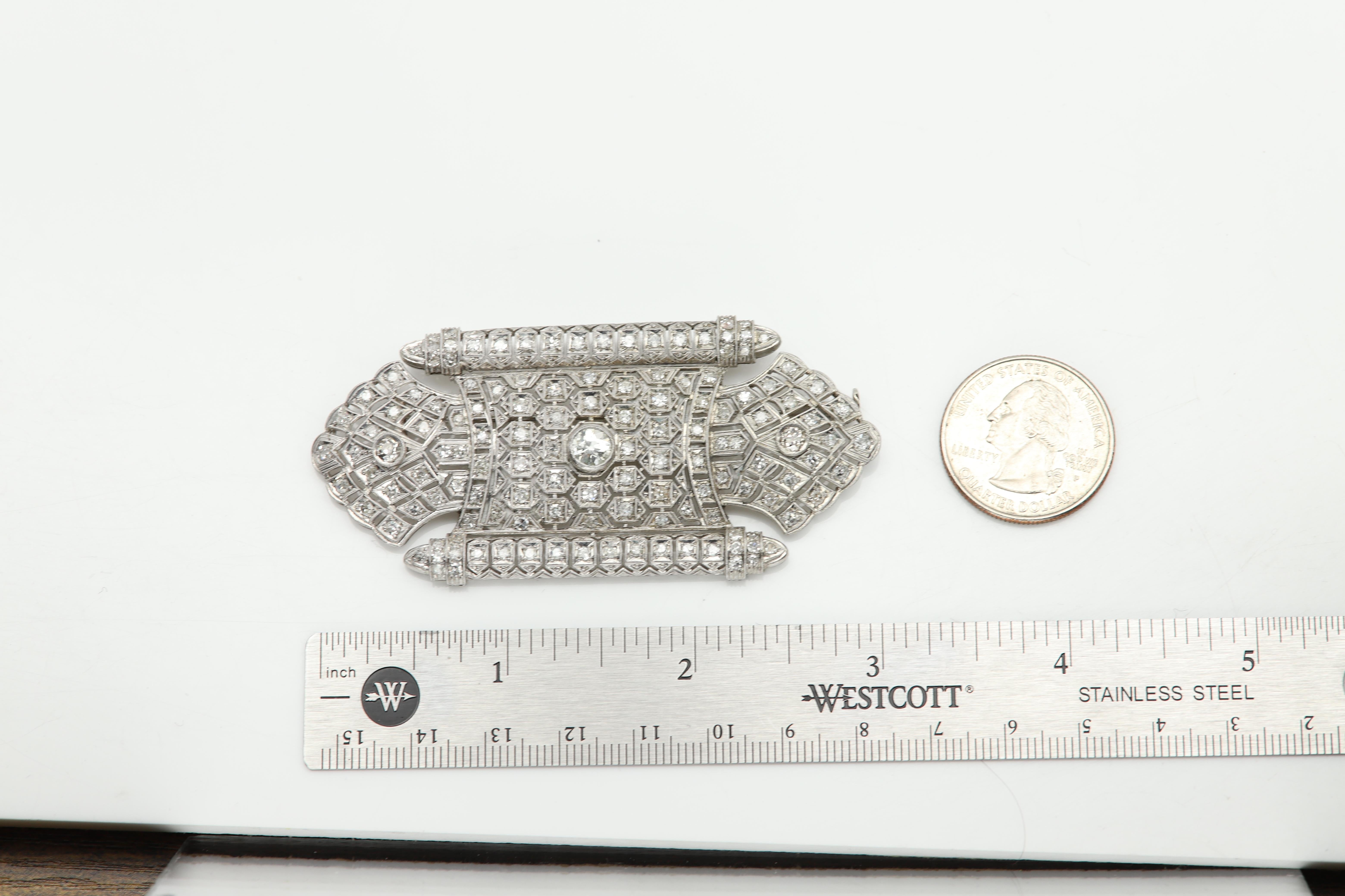 Victorian Vintage Diamond Brooch Platinum Brooch Pin circa early 1900's In Excellent Condition For Sale In Brooklyn, NY