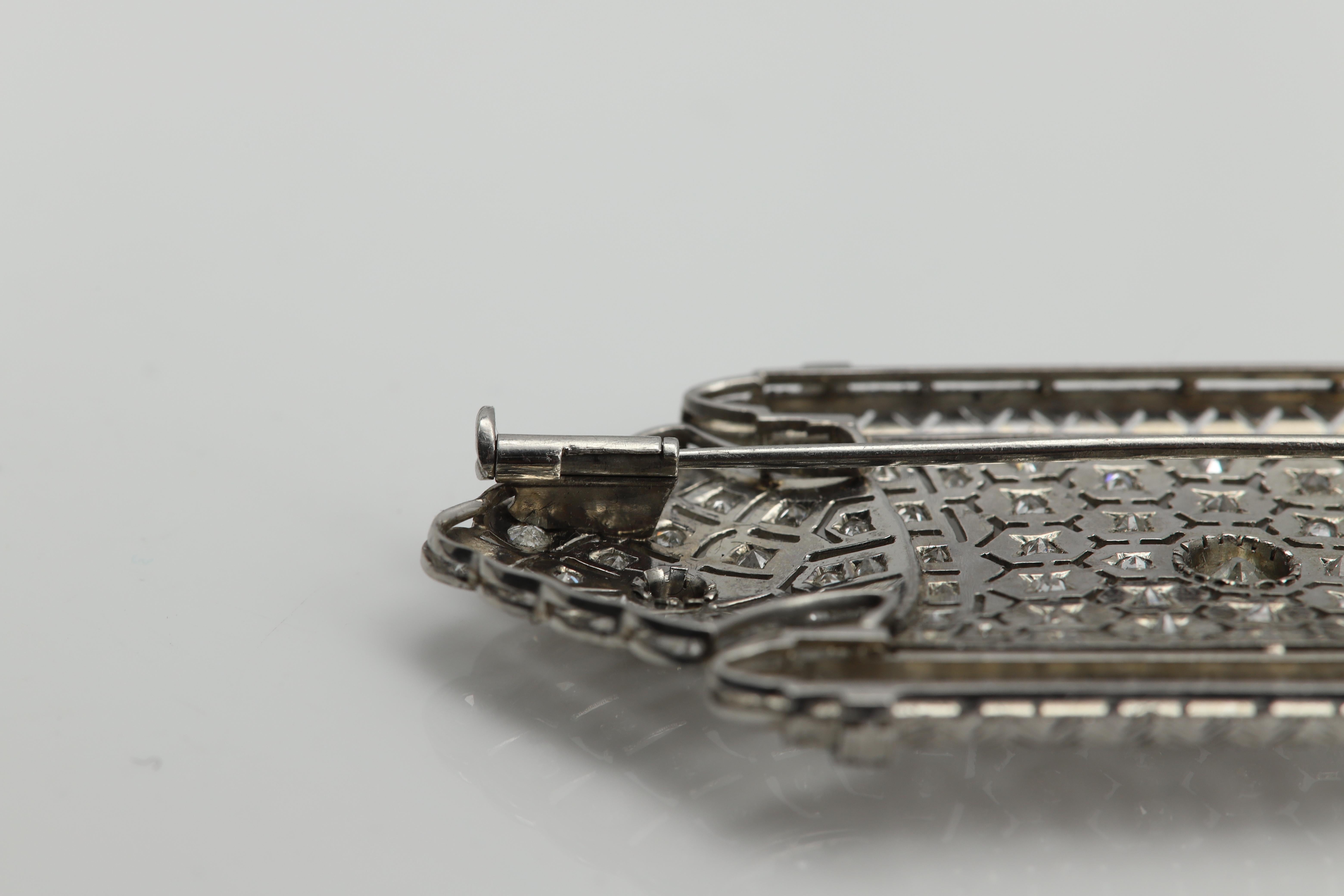 Victorian Vintage Diamond Brooch Platinum Brooch Pin circa early 1900's For Sale 1