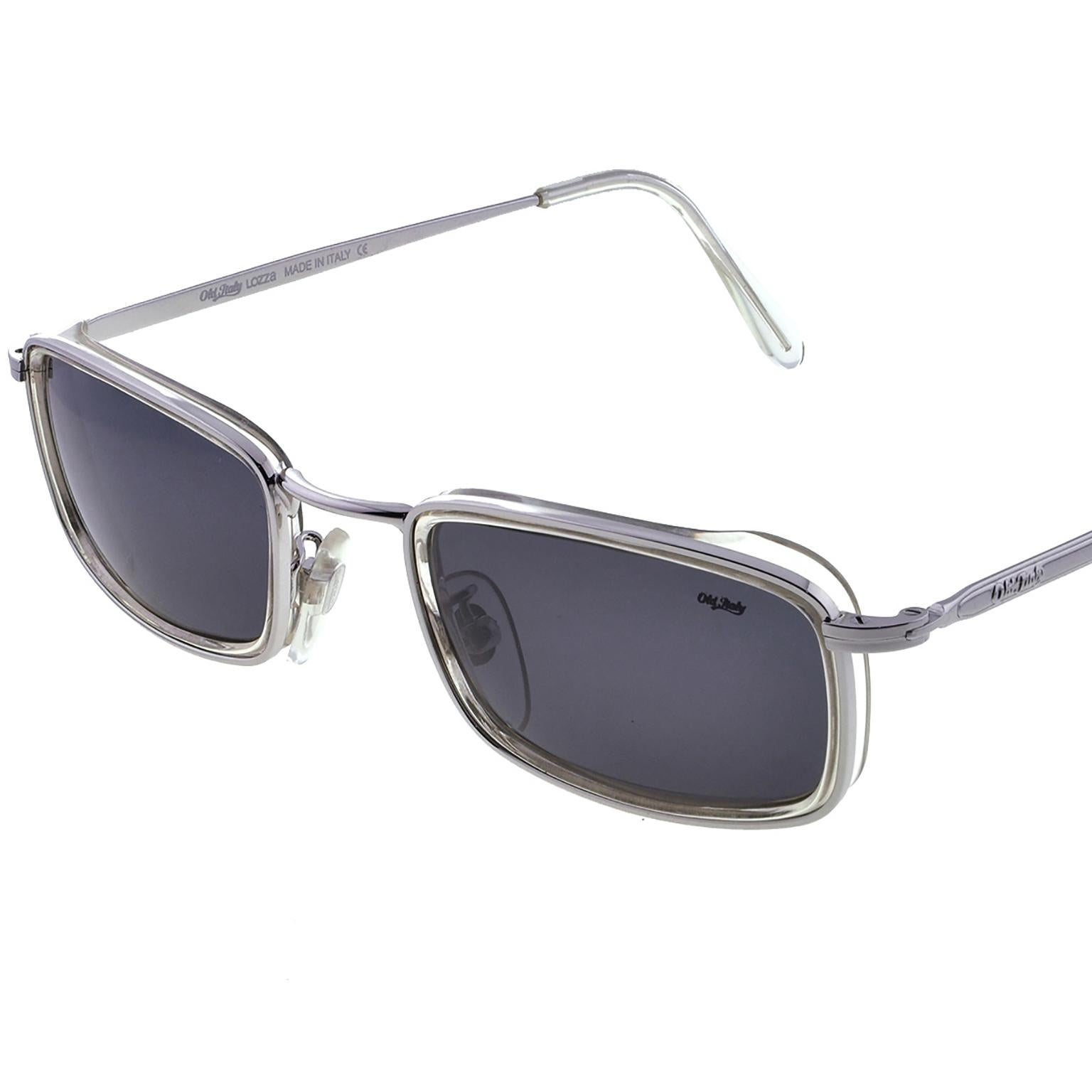 Lozza wurde 1878 gegründet und ist die älteste Brillenmarke Italiens, die bei der Auswahl von Stilen und Materialien immer Vorreiter war: in den 20er Jahren brachte sie die erste Sonnenbrille aus Zellulose auf den Markt, in den 30er Jahren die