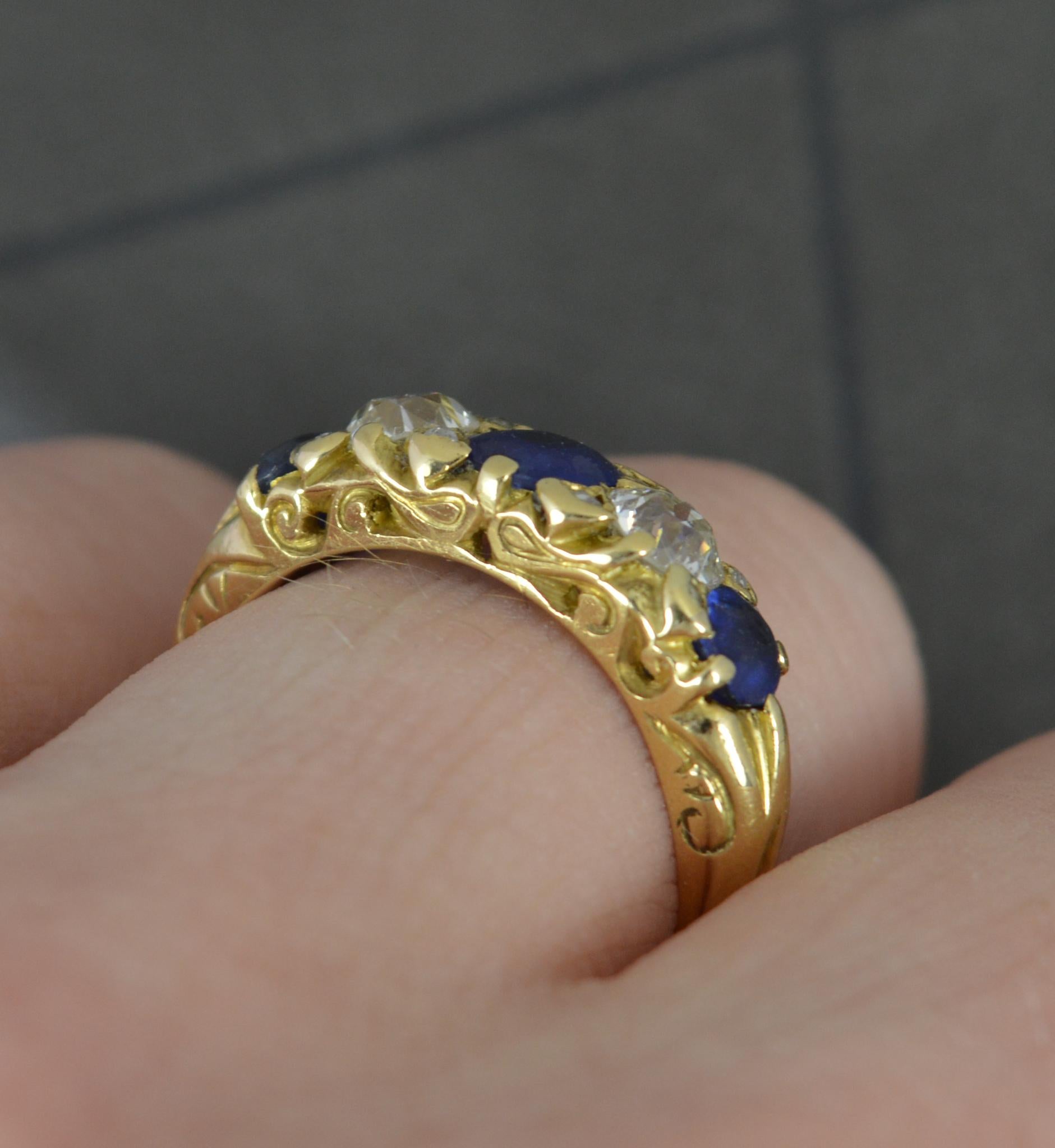 Late Victorian Victorian Vs Old Cut Diamond and Sapphire 18ct Gold Five Stone Stack Ring For Sale