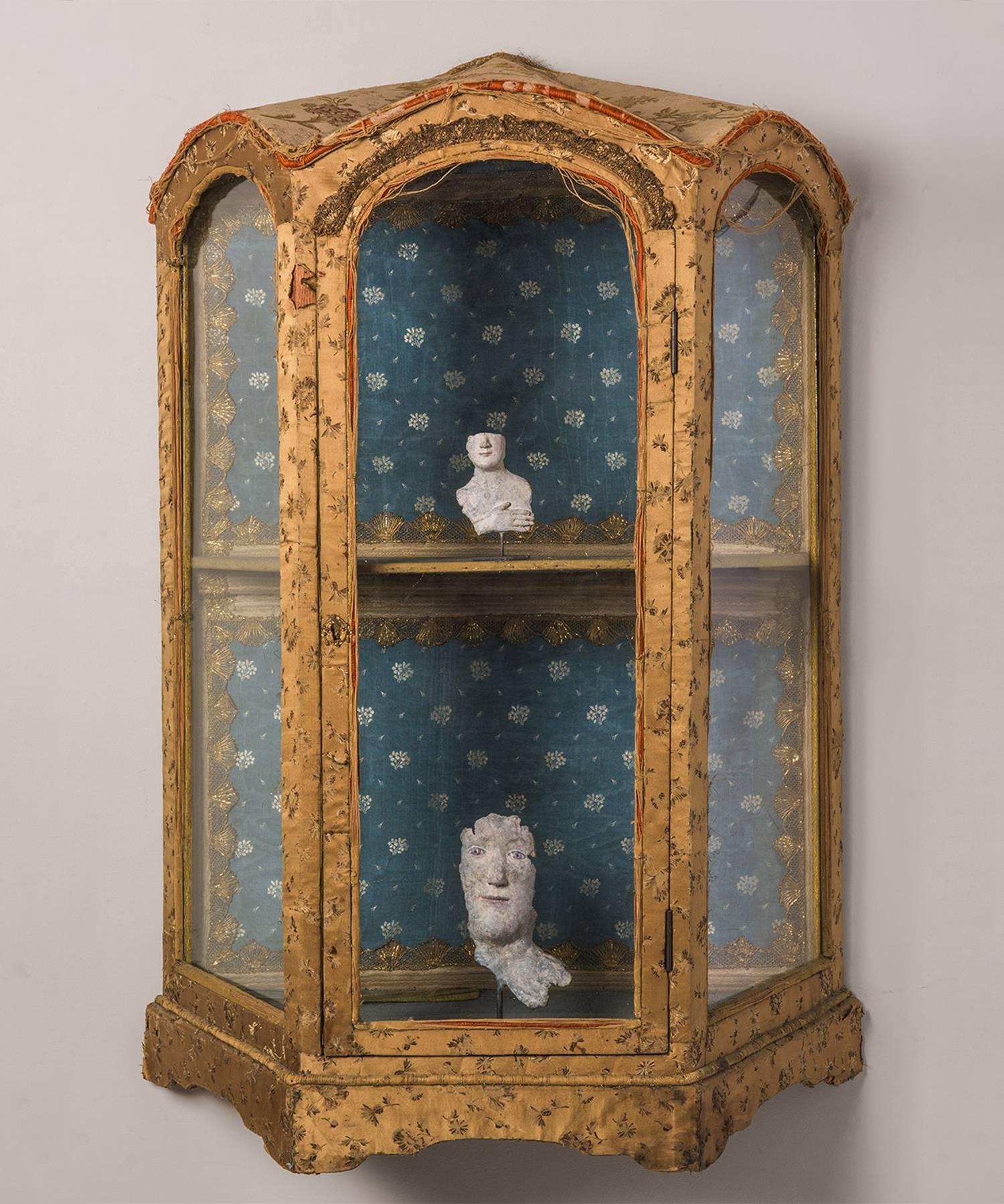 Wall Curio, Italy, circa 1790

Original wall paper interior, fabric and velvet details.