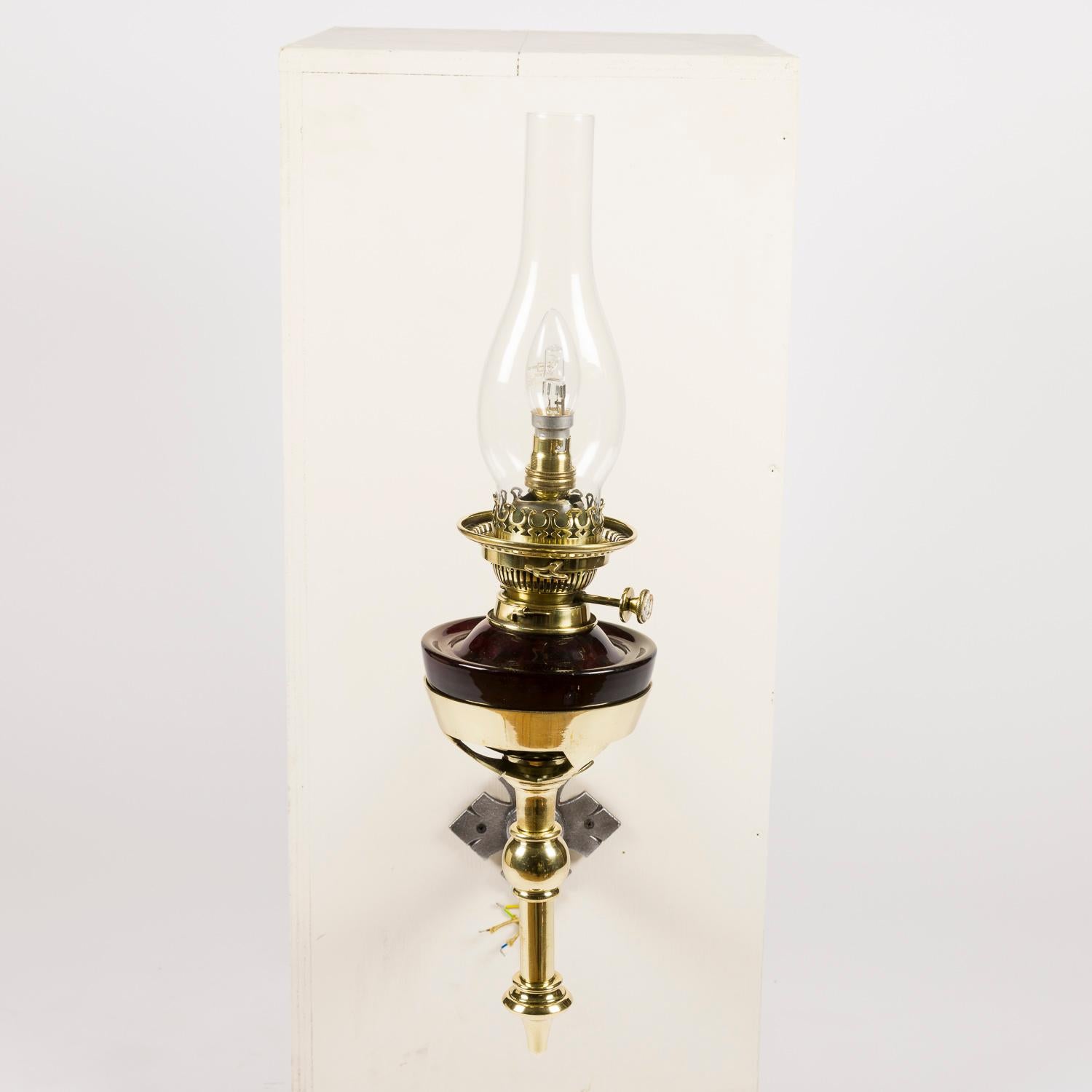 19th Century Victorian wall mounted oil lamp, converted to electricity. For Sale