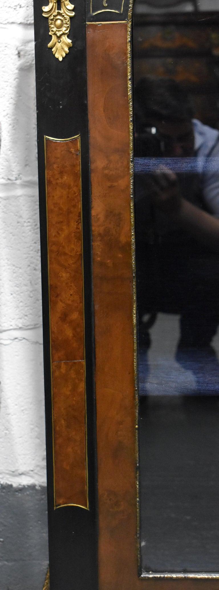 Victorian Walnut and Ebonised Pier Cabinet In Good Condition For Sale In Chelmsford, Essex