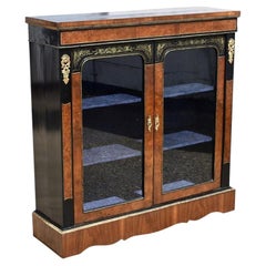 Viktorianisches Nussbaumholz und ebonisierte Pier Cabinet