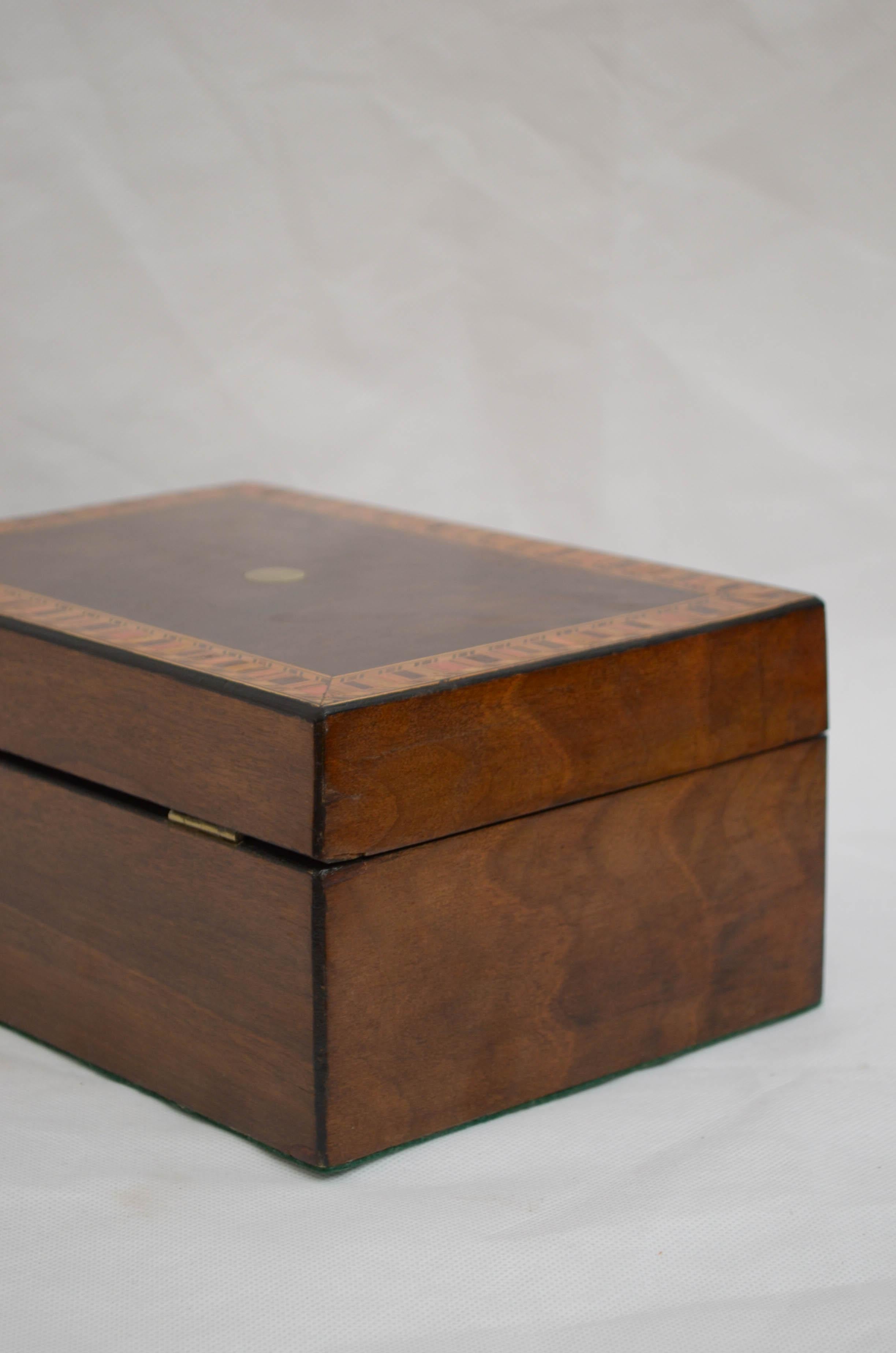 Victorian Walnut and Inlaid Box with Tray 3