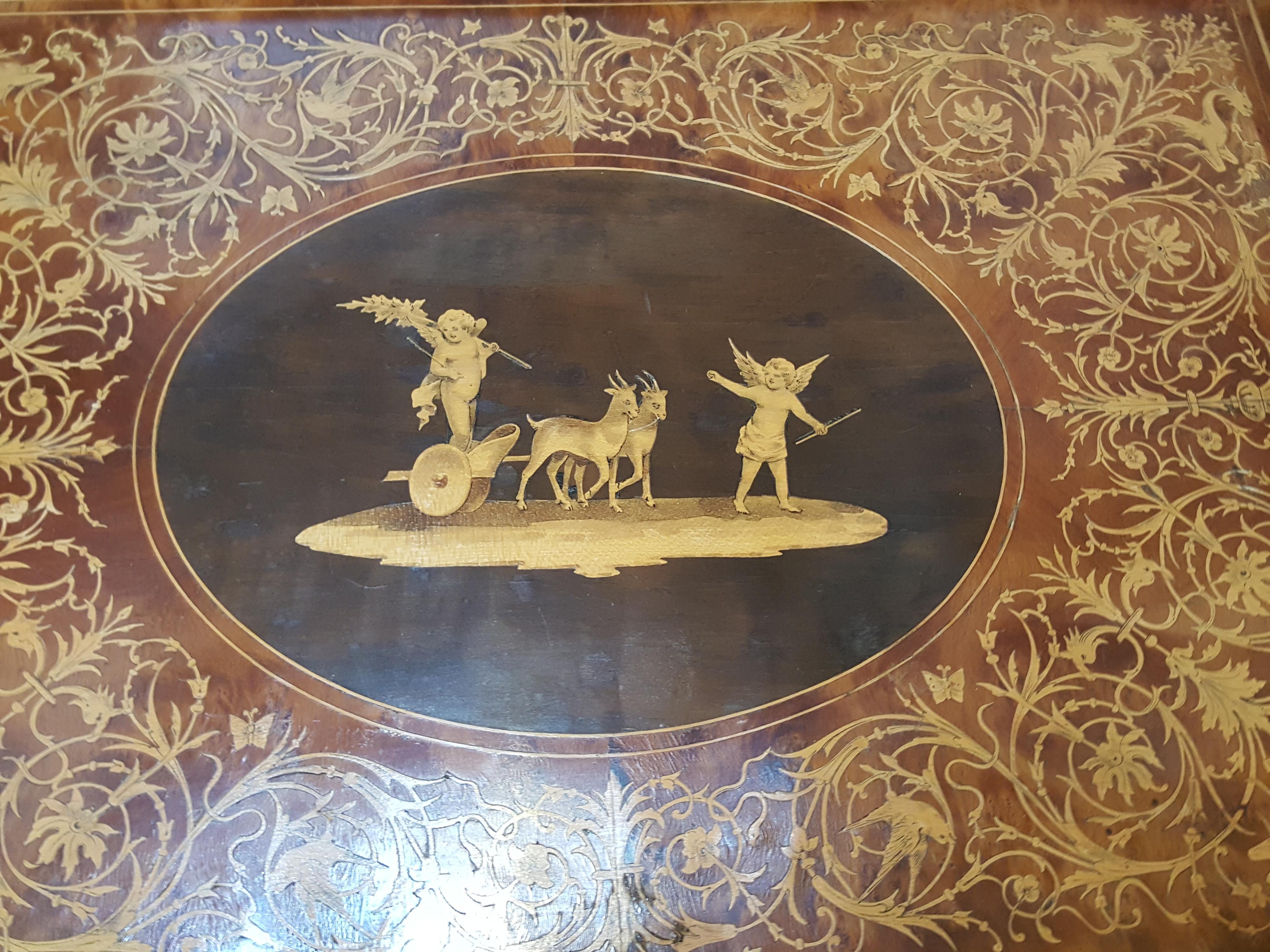 High Victorian Victorian Walnut and Inlaid Tray For Sale