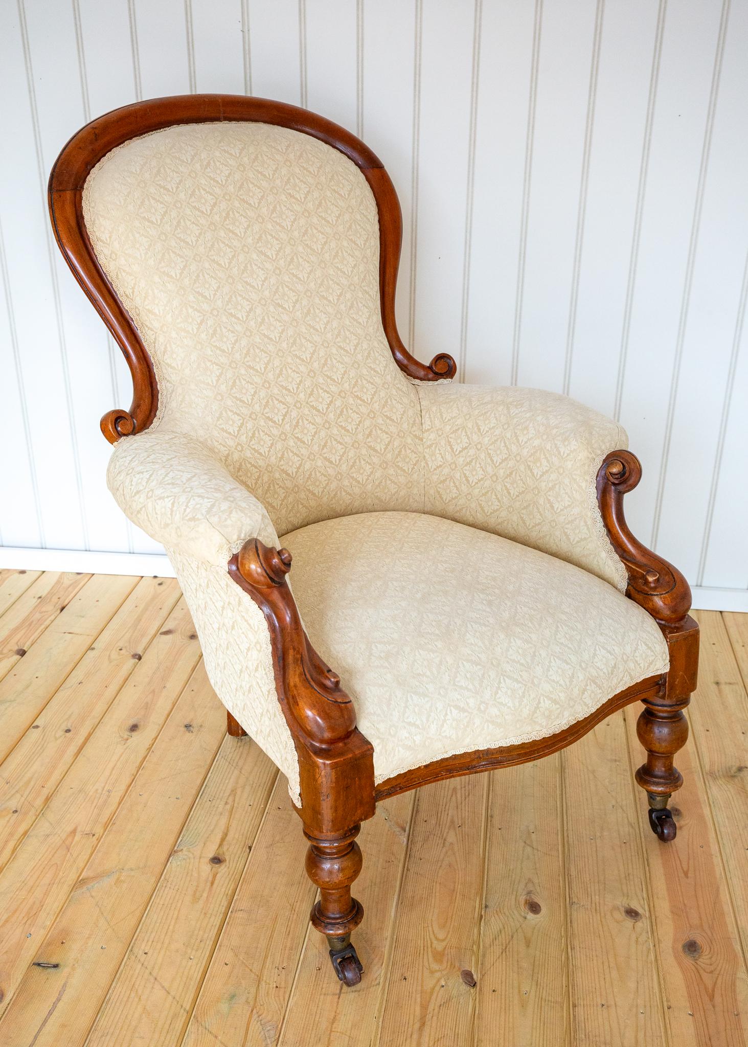 Viktorianischen Nussbaum Sessel Feine Landhaus Salon Salon Show Frame Löffel zurück im Zustand „Gut“ im Angebot in London, GB