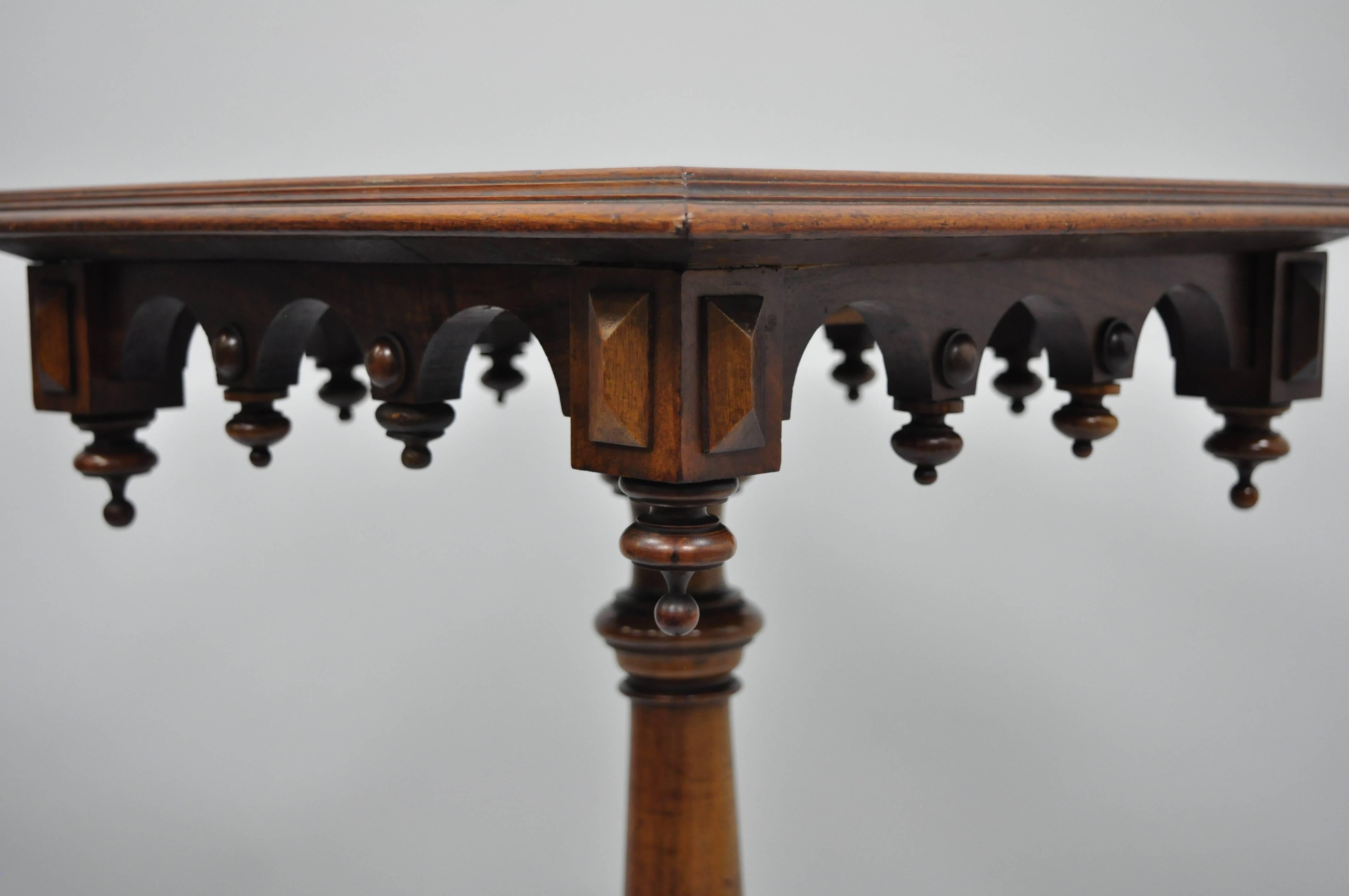 Victorian Walnut Arts & Crafts Tile-Top Renaissance Revival Pedestal Side Table For Sale 4