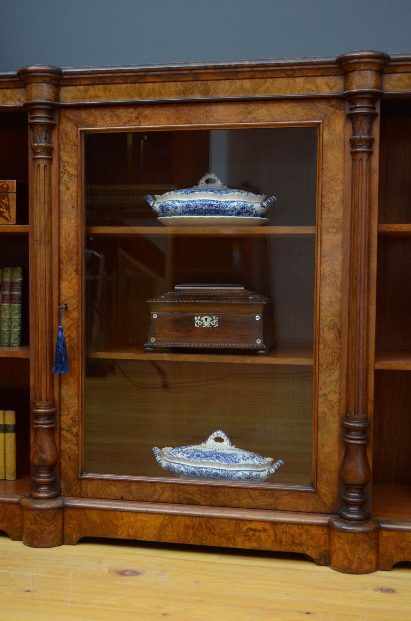 Victorian Walnut Bookcase or Display Cabinet For Sale 7