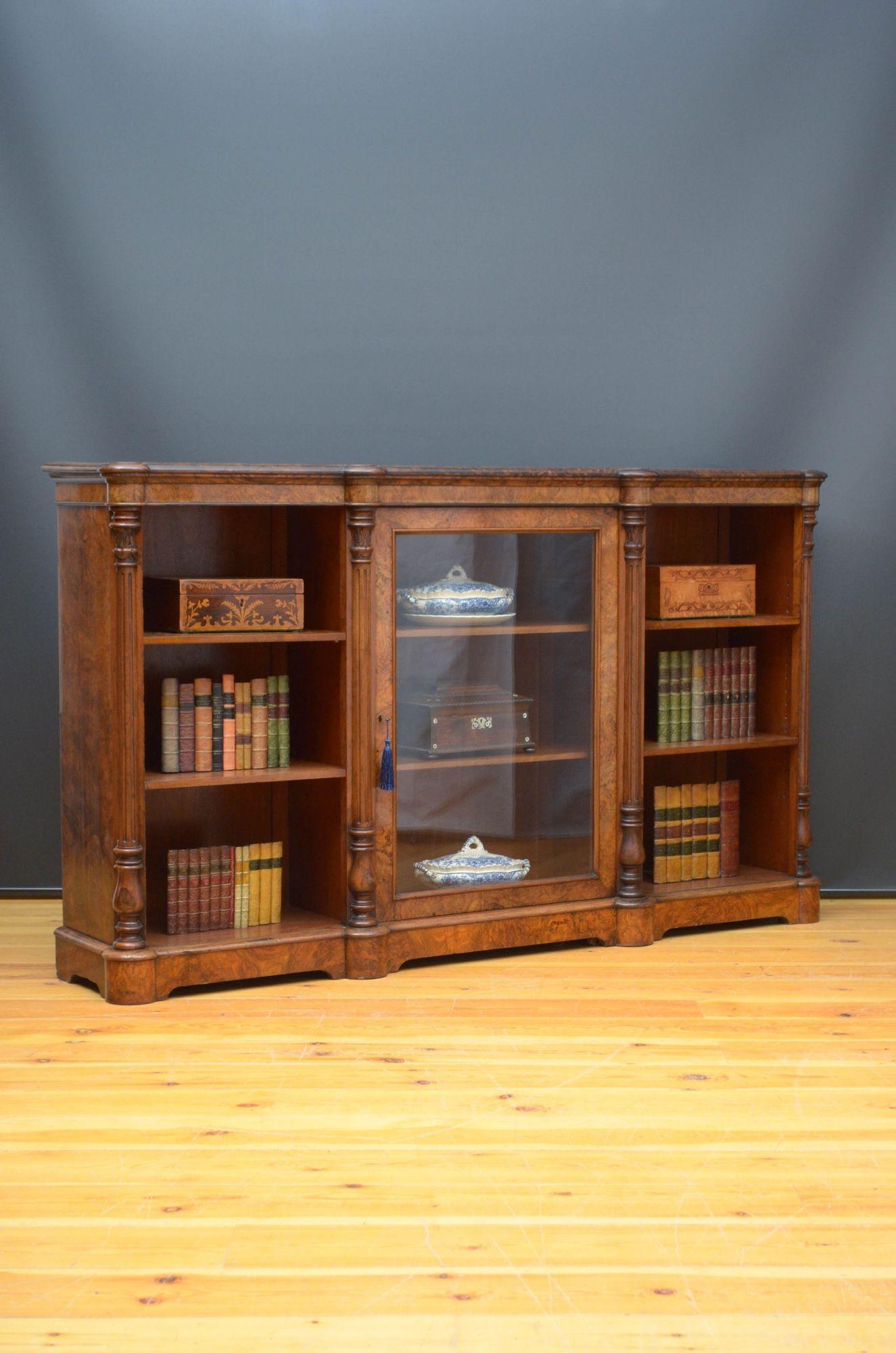 English Victorian Walnut Bookcase or Display Cabinet For Sale