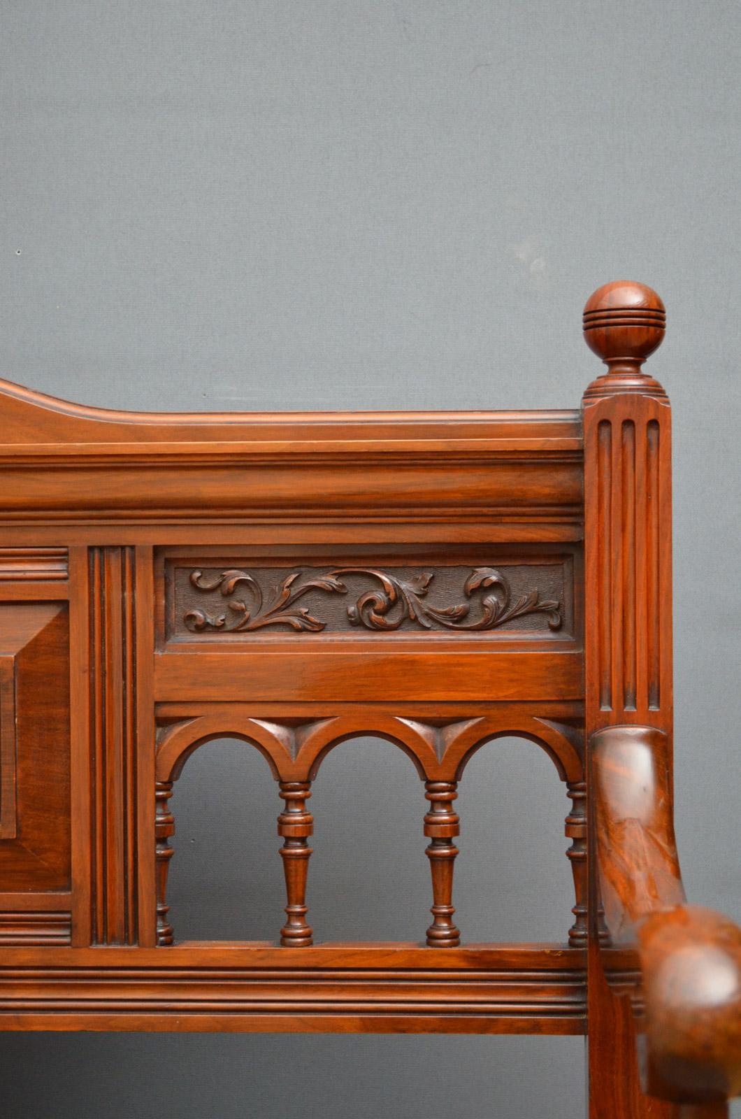 Late 19th Century Victorian Walnut Box Settle