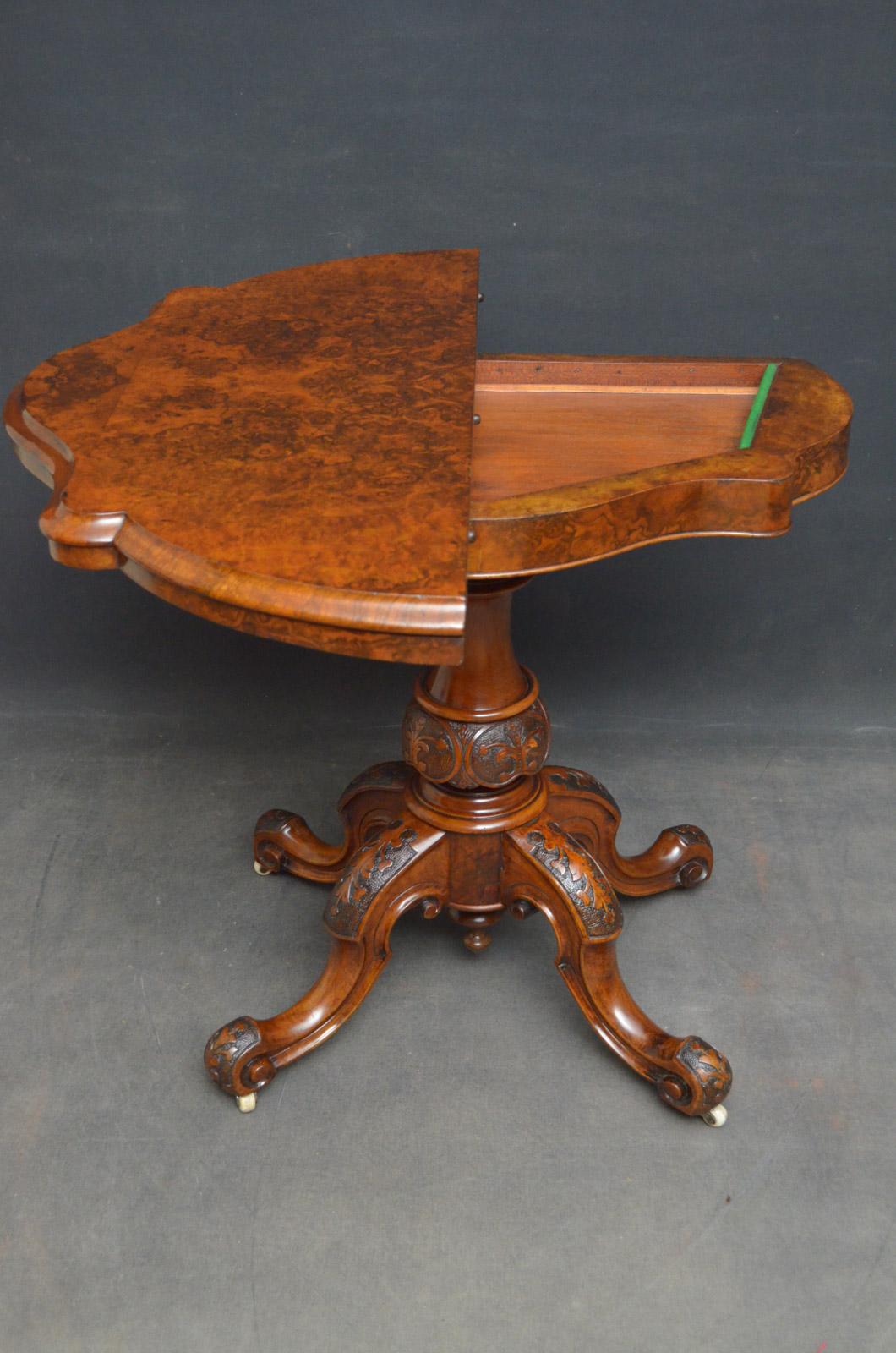Victorian Walnut Card Table In Good Condition In Whaley Bridge, GB