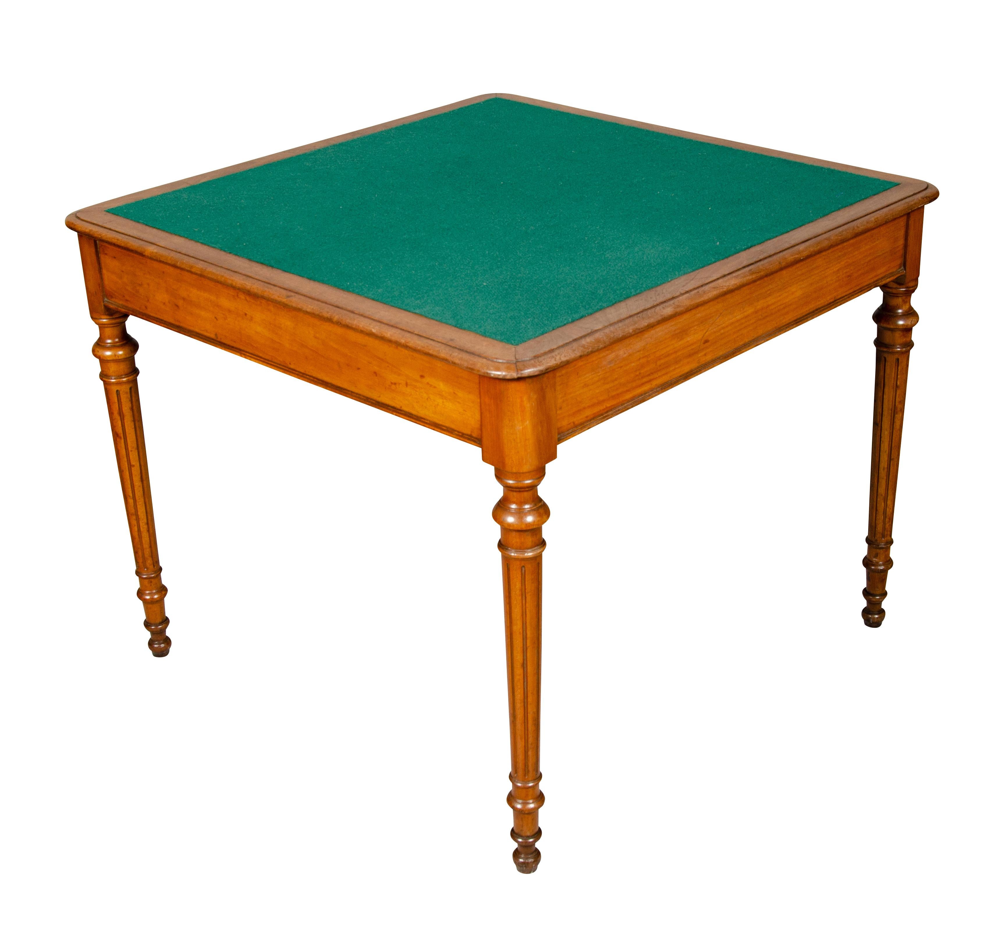 Victorian Walnut Card Table In Good Condition In Essex, MA