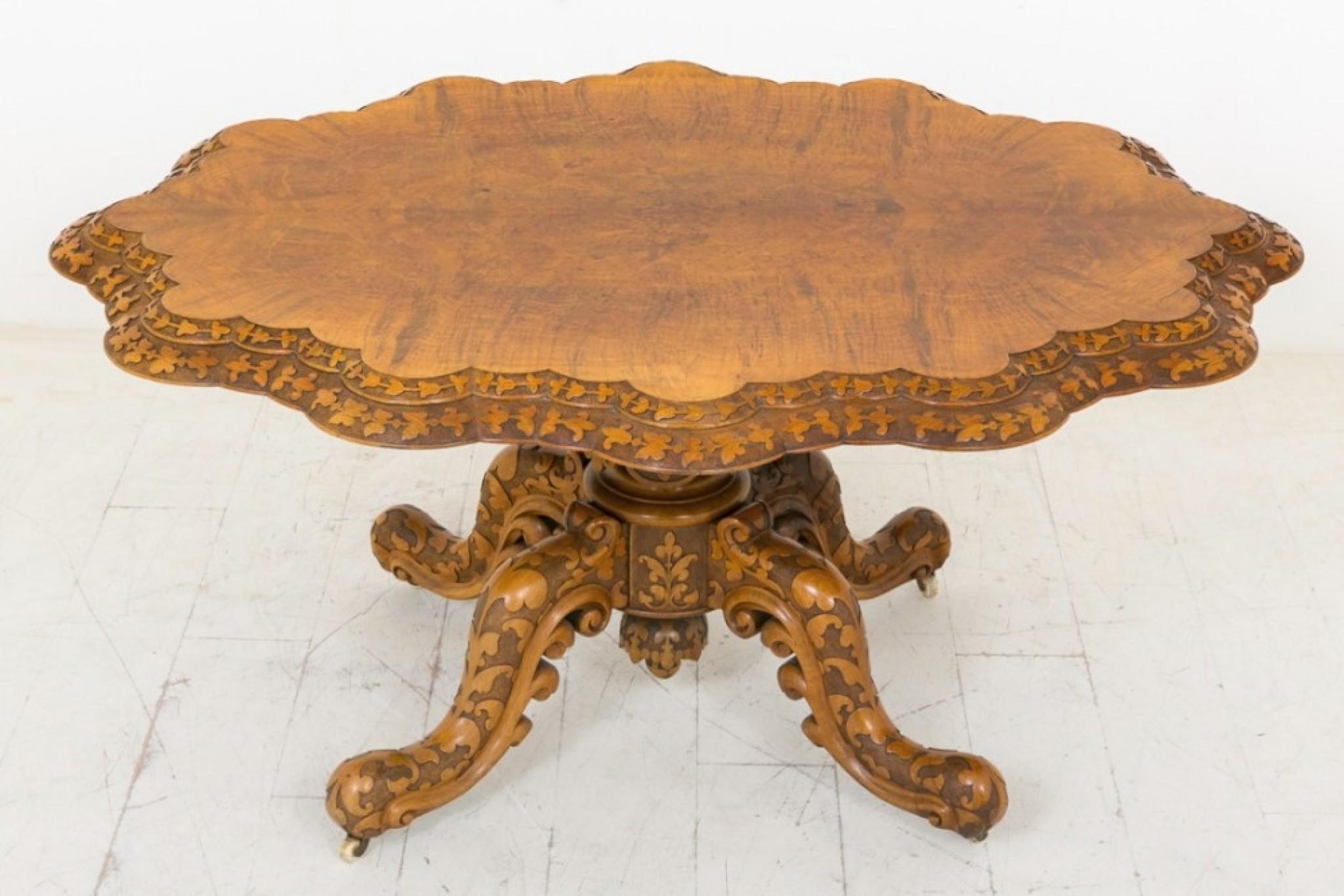 Victorian Walnut Centre Table Dining Quadra Foil Base For Sale 6
