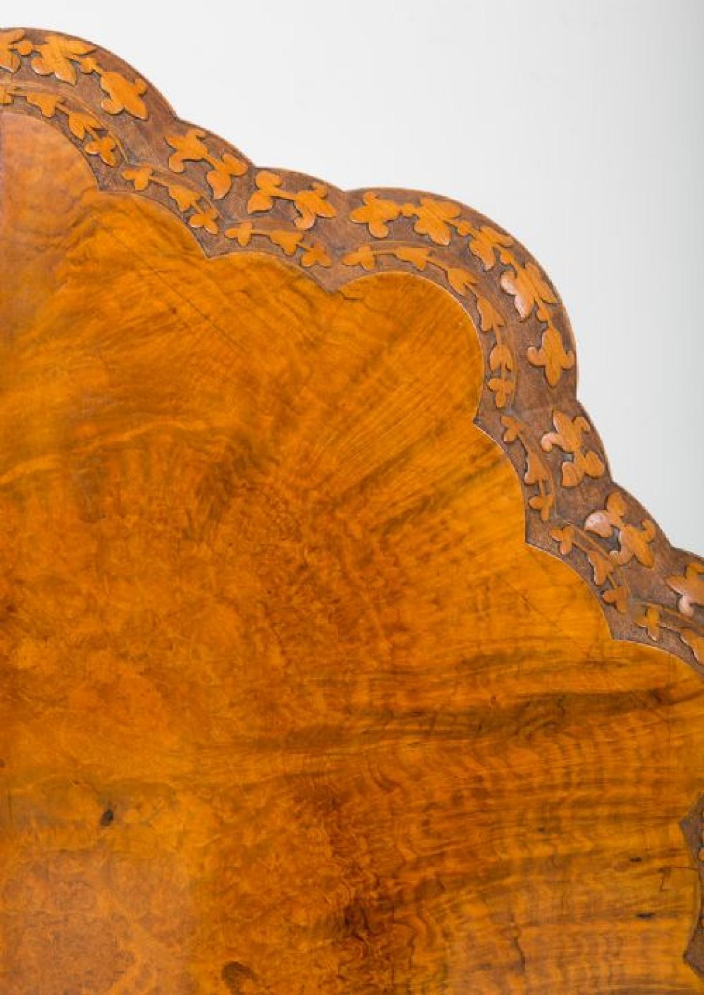 Victorian Walnut Centre Table Dining Quadra Foil Base For Sale 4
