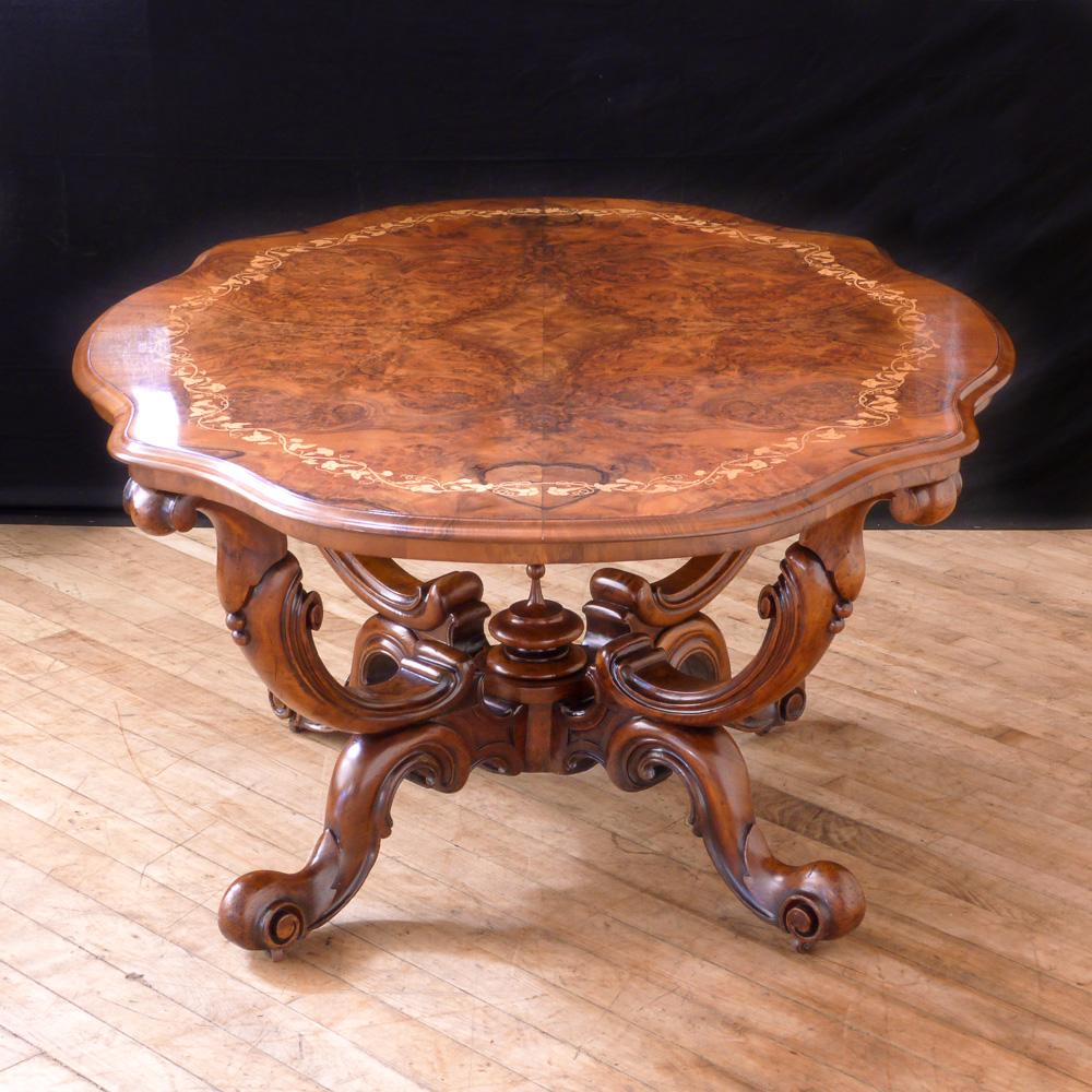 Victorian Walnut Centre Table In Good Condition In Manchester, GB