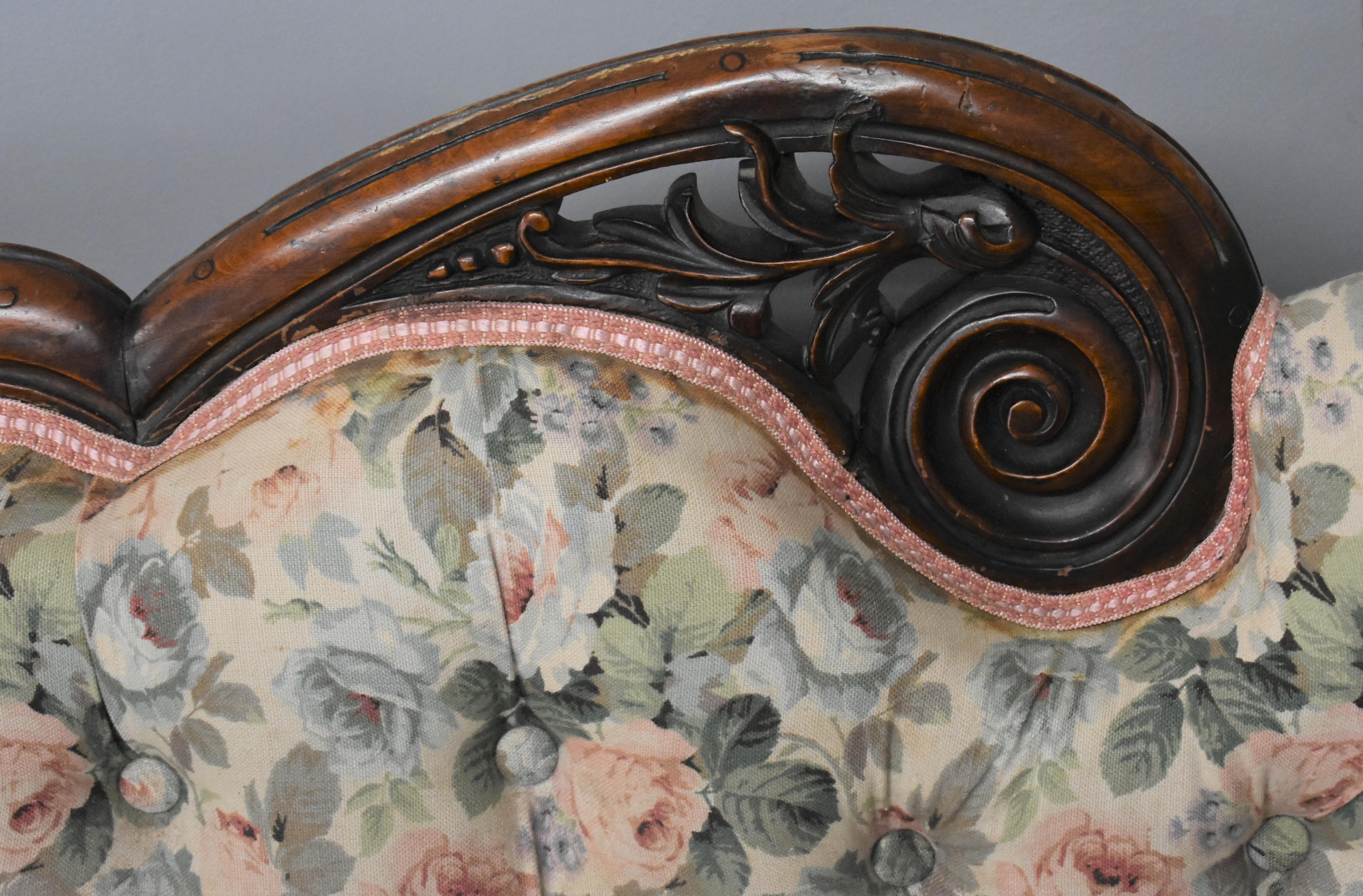 Victorian Walnut Chaise 1