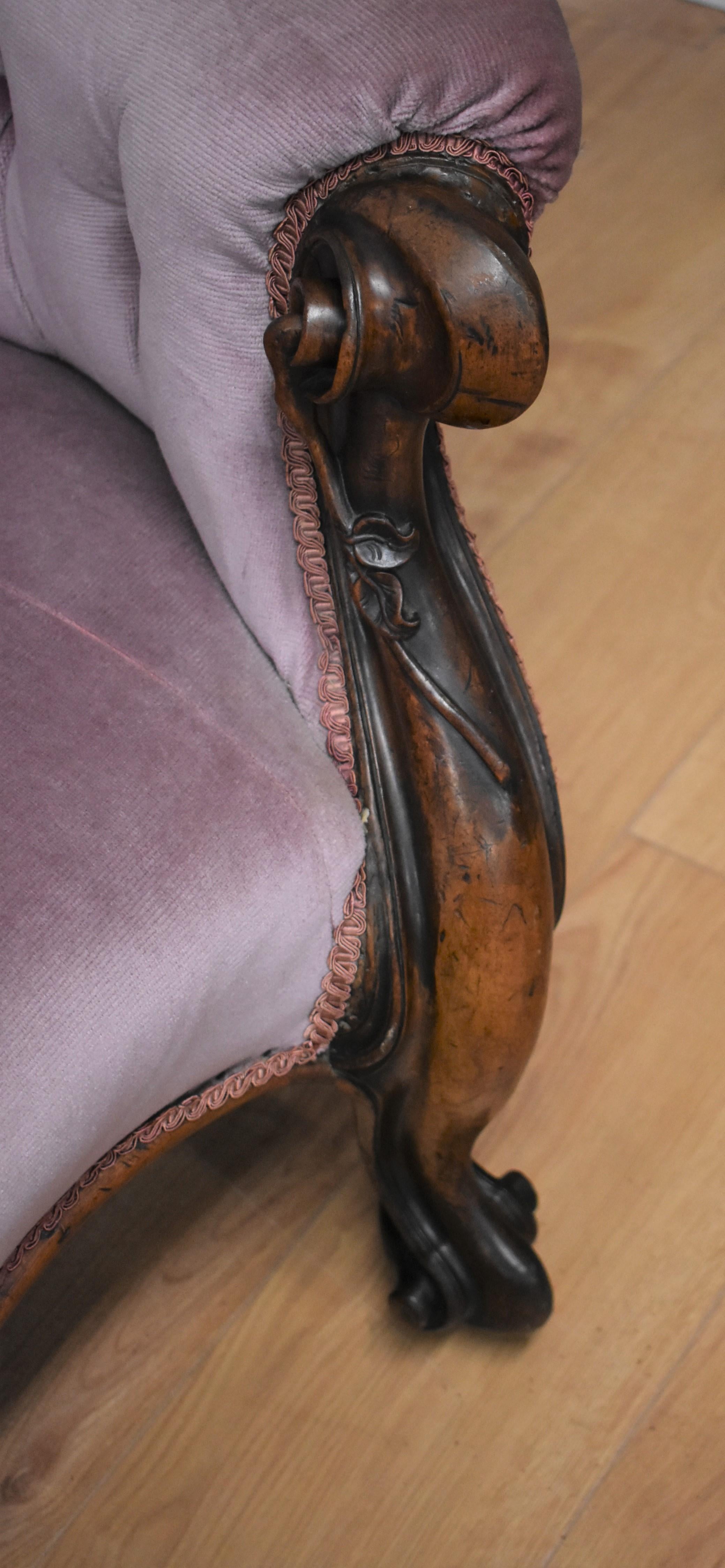 Victorian Walnut Chaise Longue 3