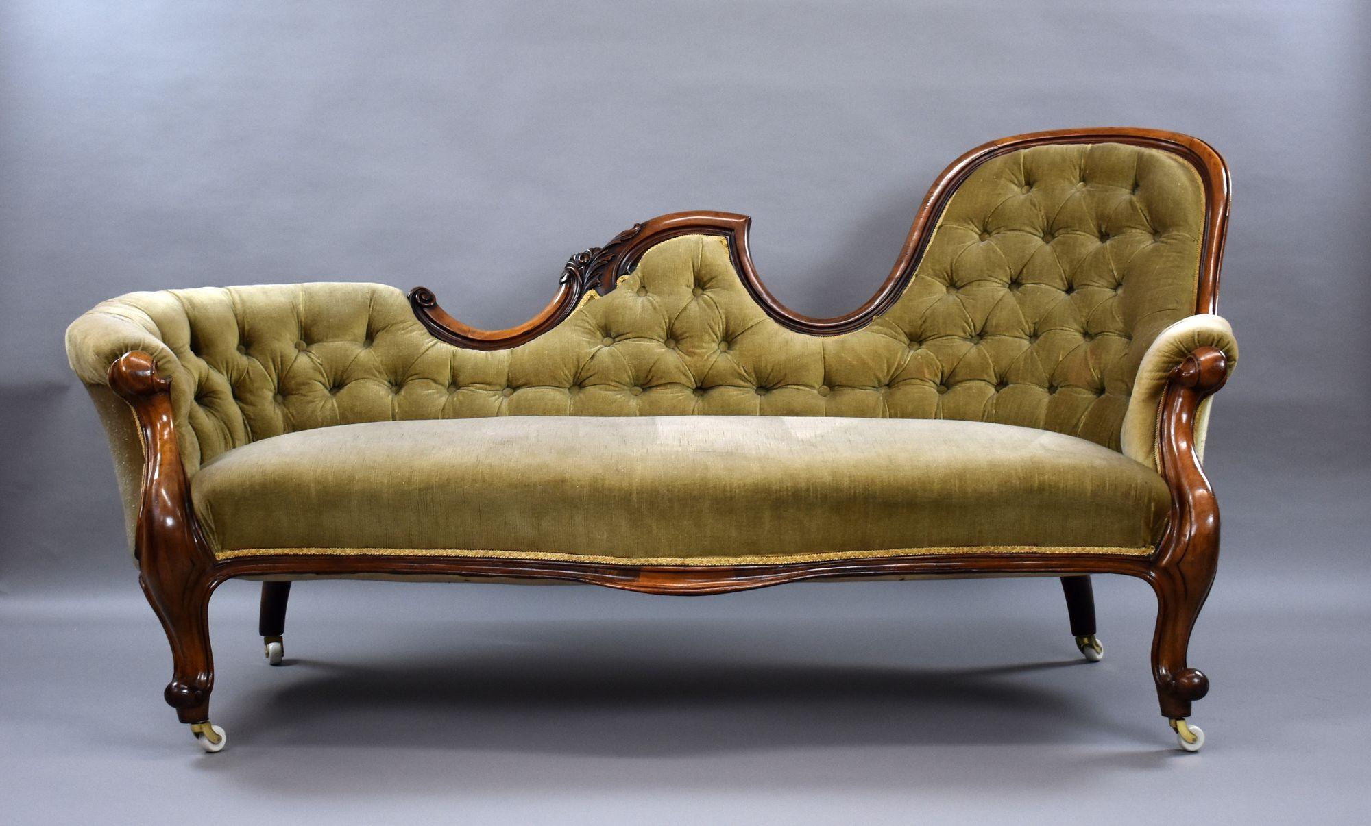 Victorian Walnut Chaise with green velour buttoned back upholstery,raised on on carved cabriol legs on castors.
Dimensions
Width 180cm Depth 80cm Height 92cm
Seat Depth 49cm
