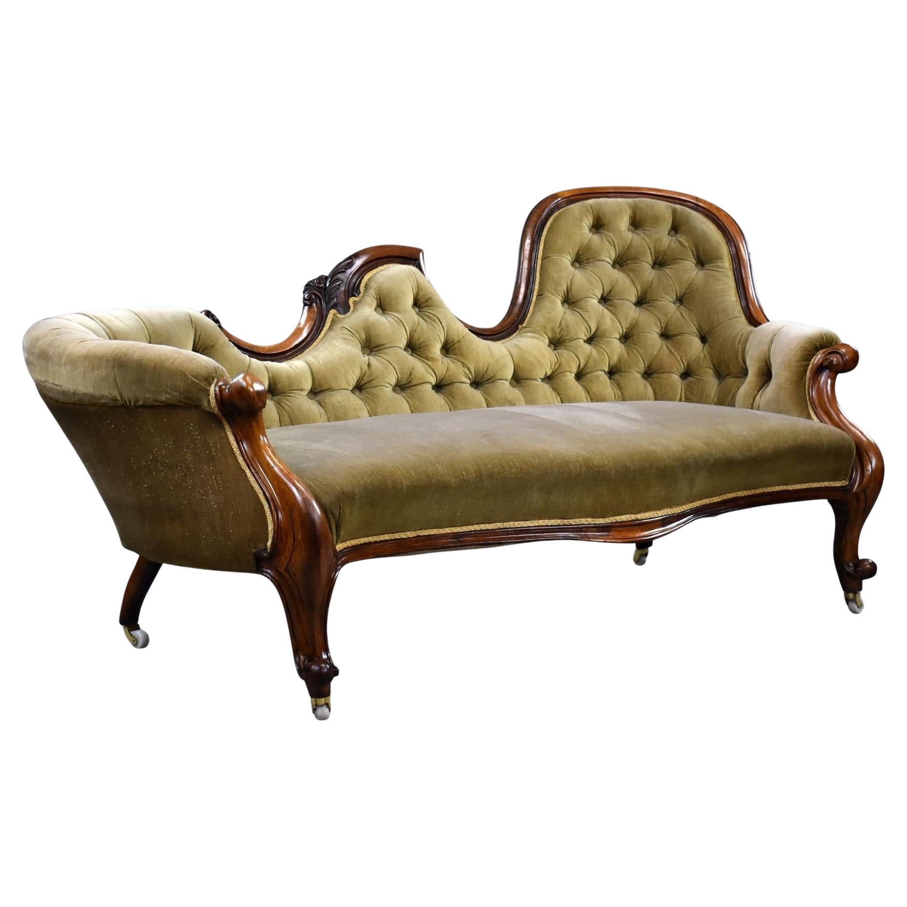 Victorian Walnut Chaise/Sofa