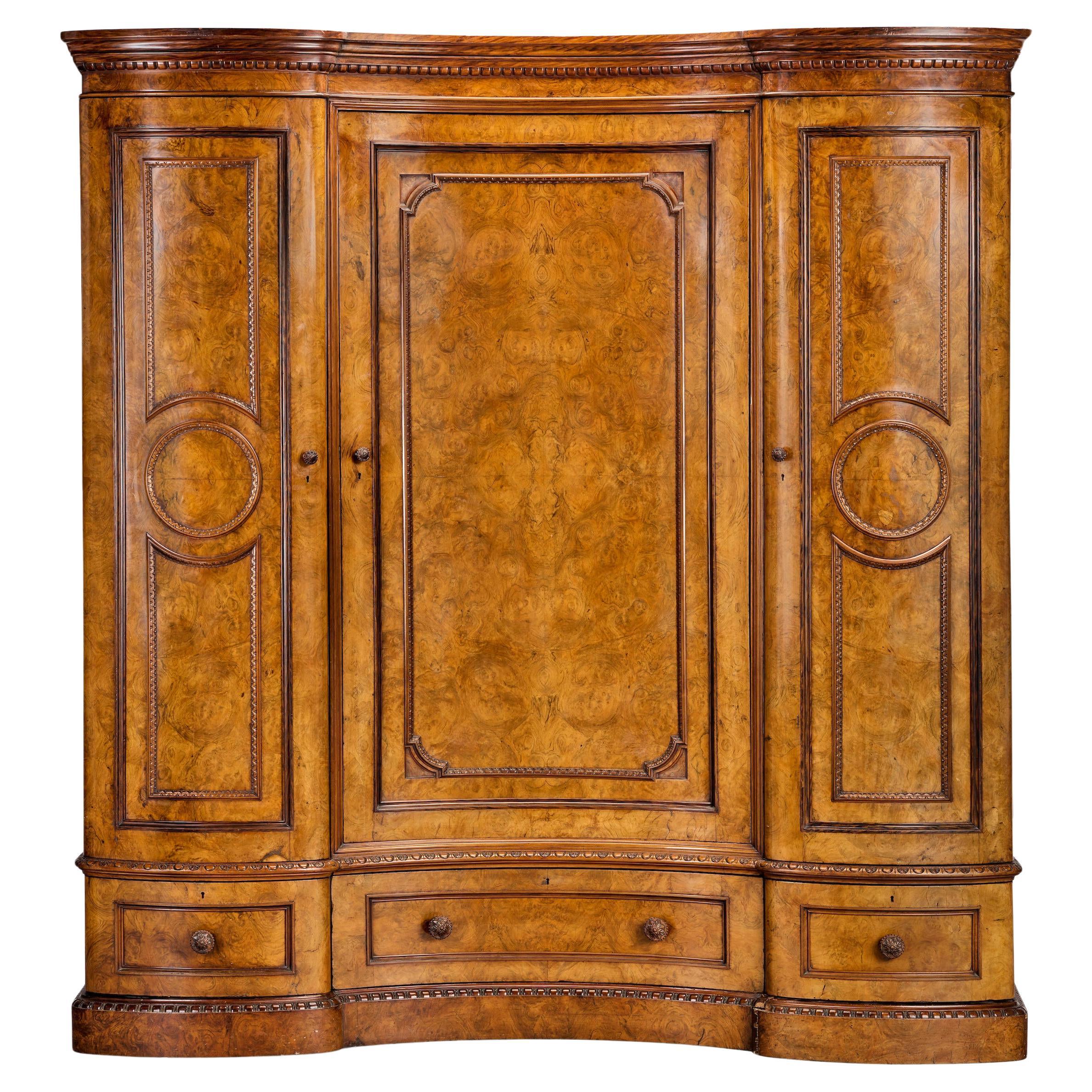 Victorian Walnut Compactum or Wardrobe im Angebot