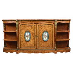 Credenza victoriana de nogal