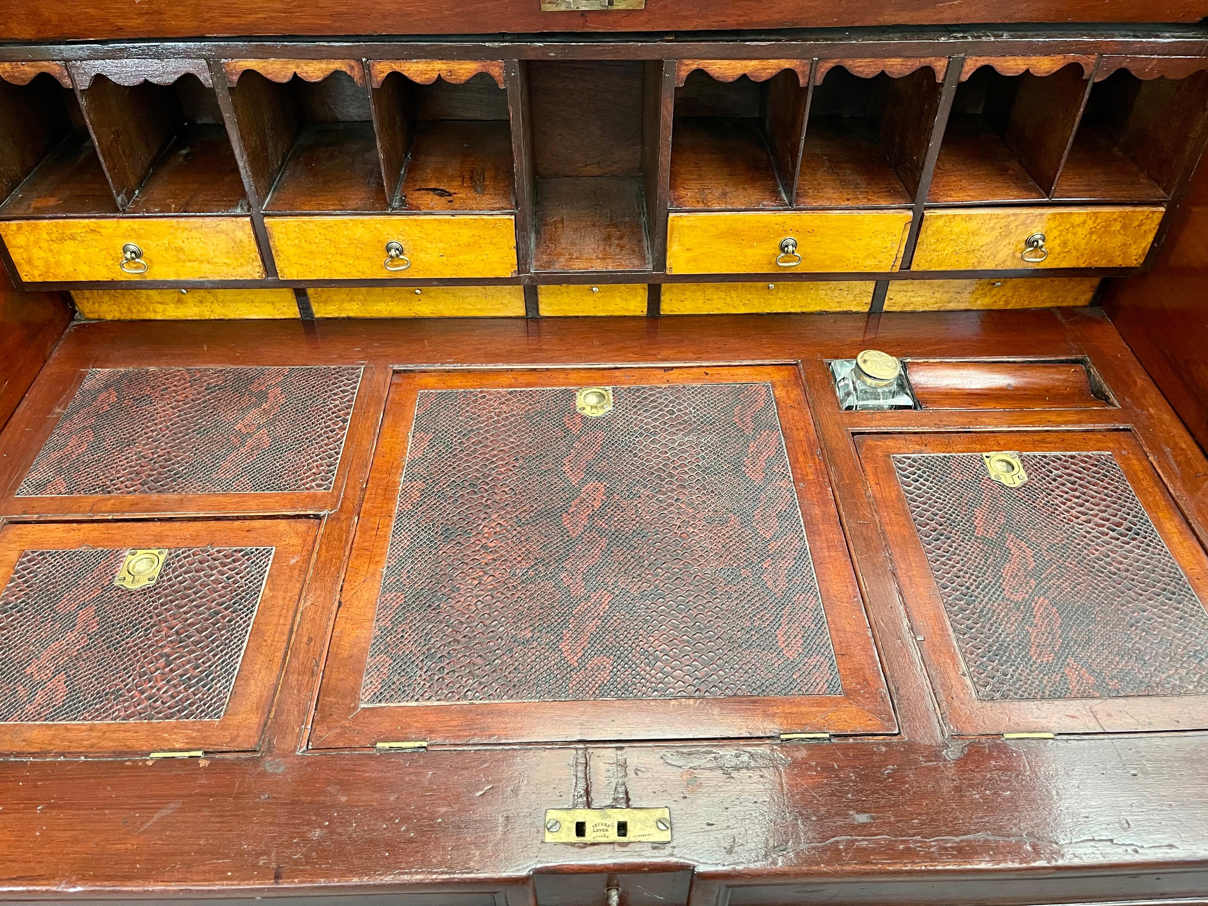 Bureau cylindrique victorien avec tiroir secret, années 1830 en vente 2