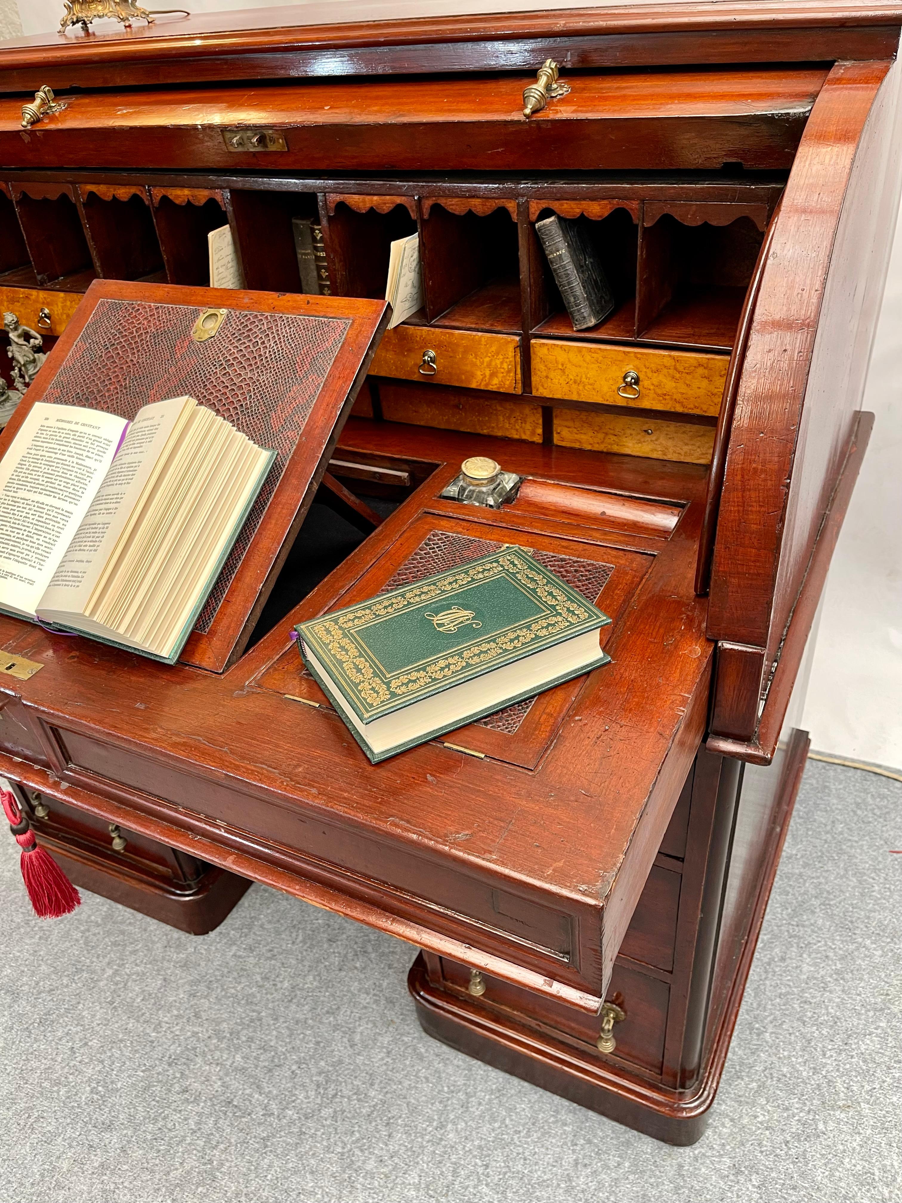 Victorian Walnut Cylinder Roll Up Desk with Secret Drawer, 1830s For Sale 1