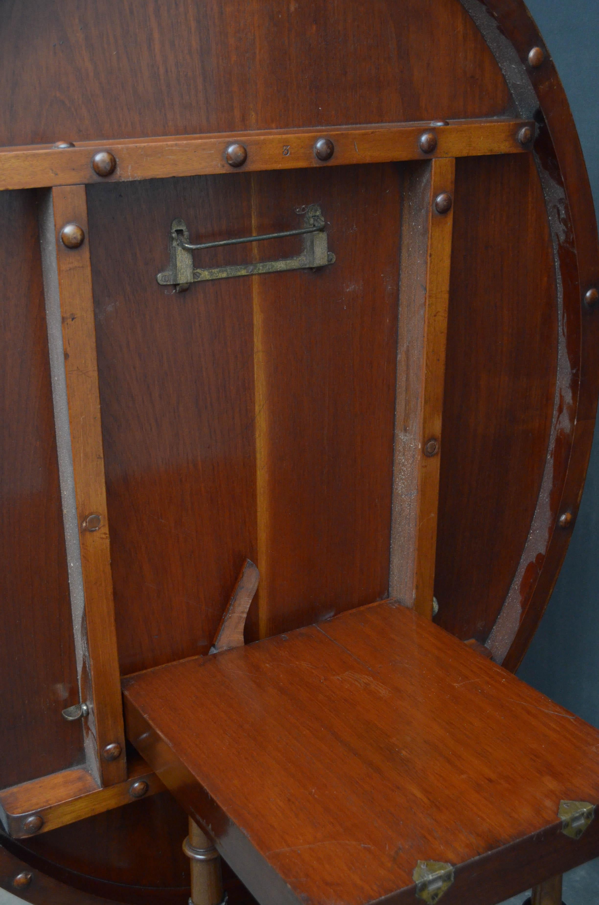 Victorian Walnut Dining or Centre Table 6