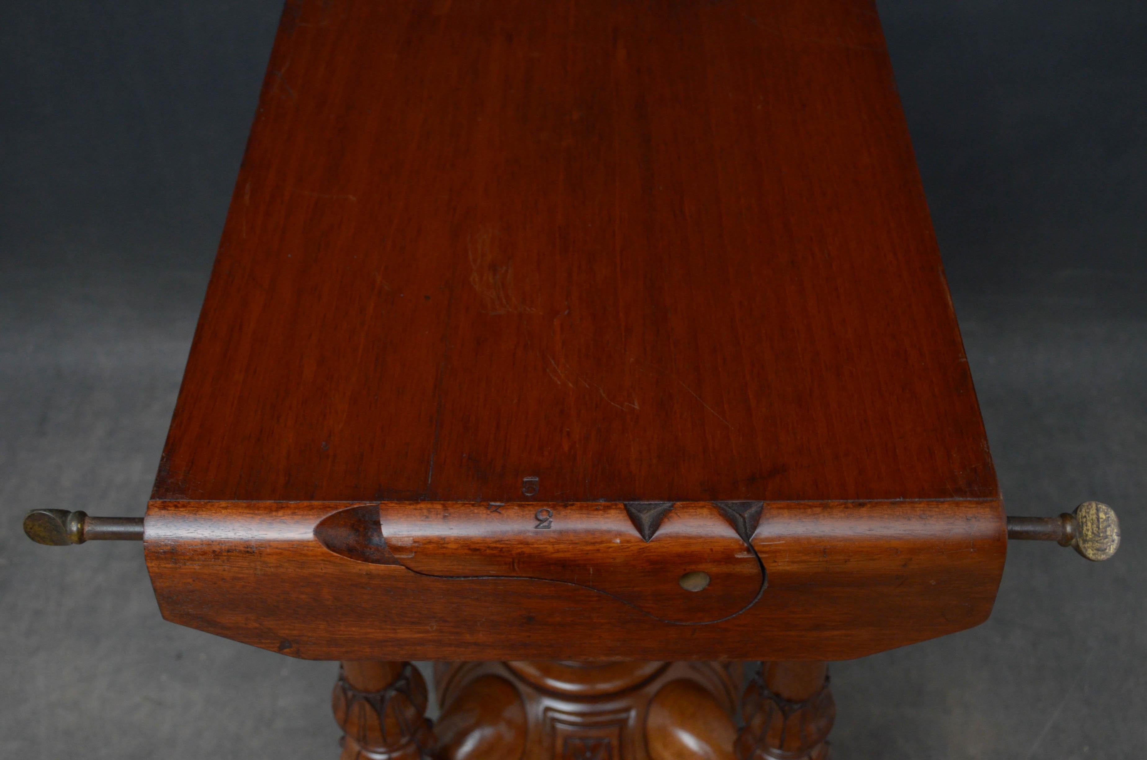 Victorian Walnut Dining or Centre Table 7