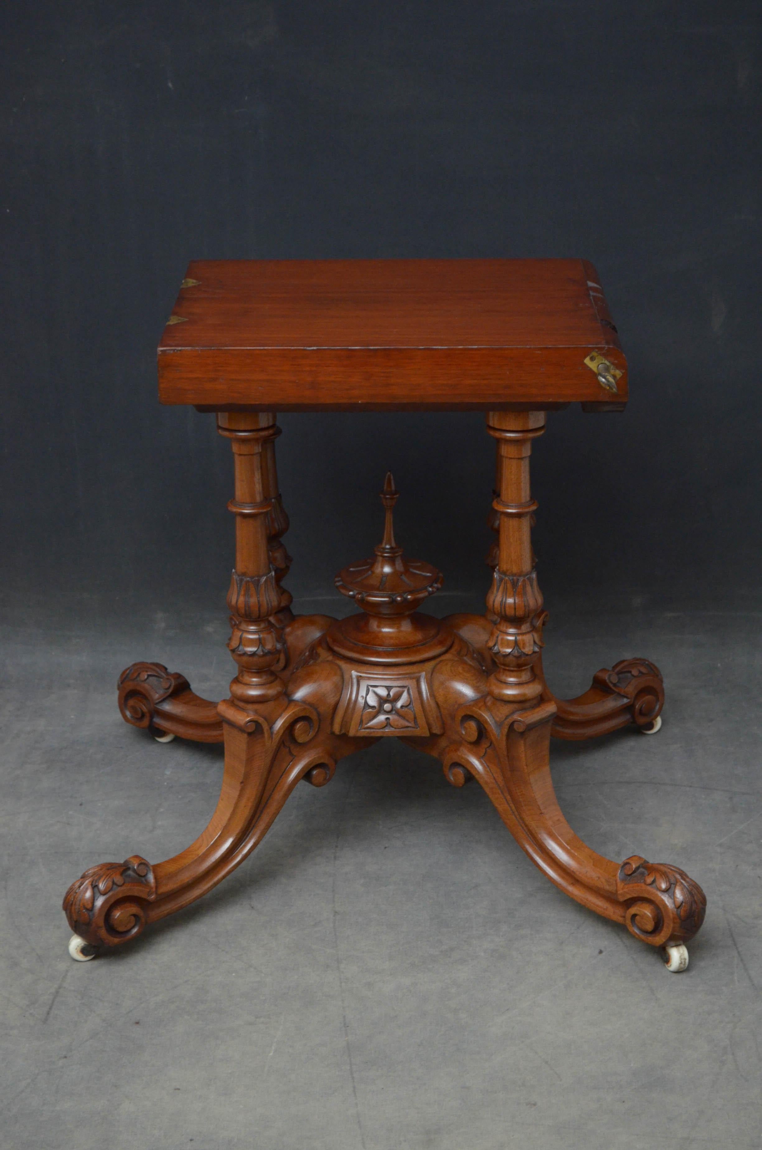 Victorian Walnut Dining or Centre Table 9