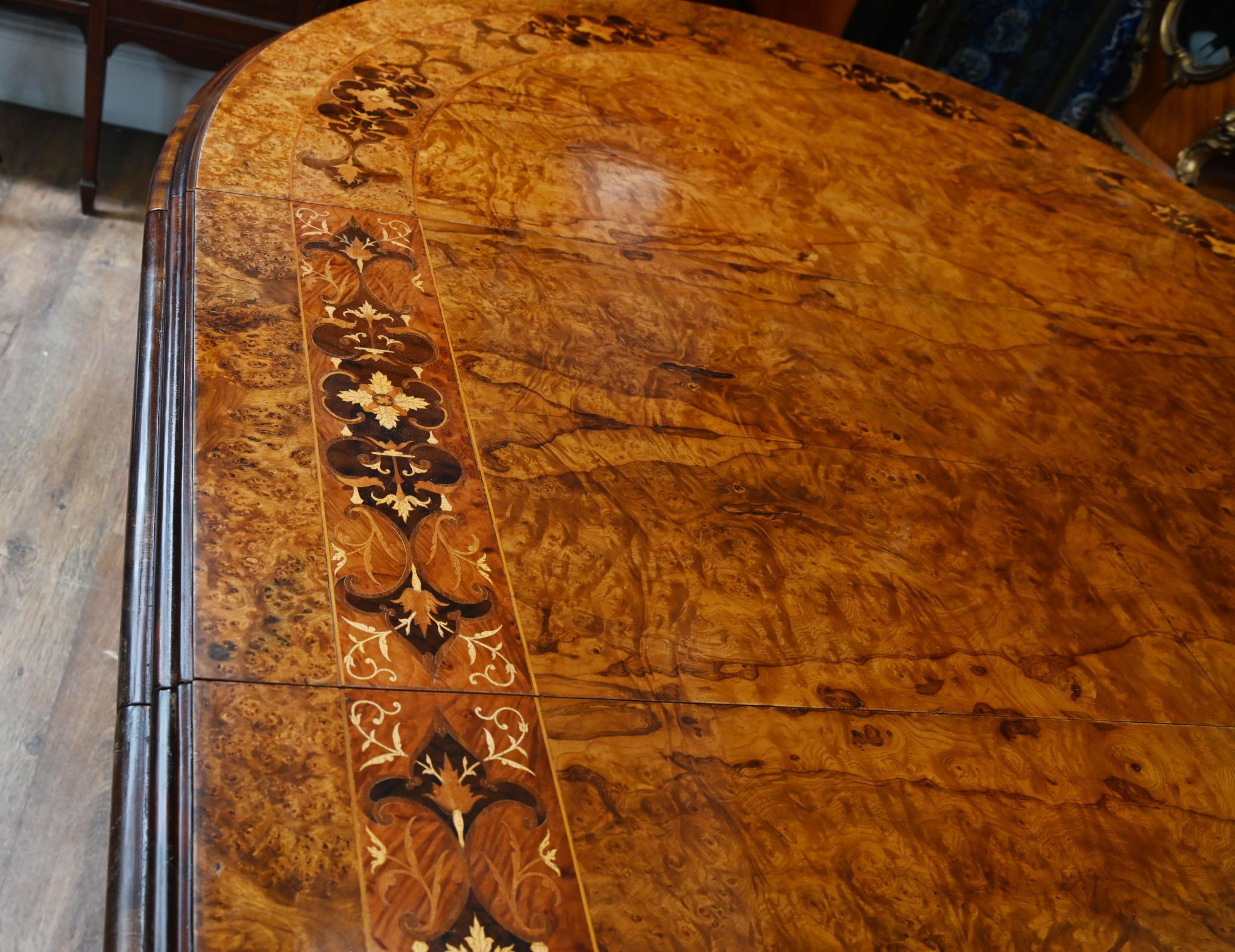 Mesa de comedor victoriana de nogal con incrustaciones de marquetería 10 plazas en Bueno estado para la venta en Potters Bar, GB
