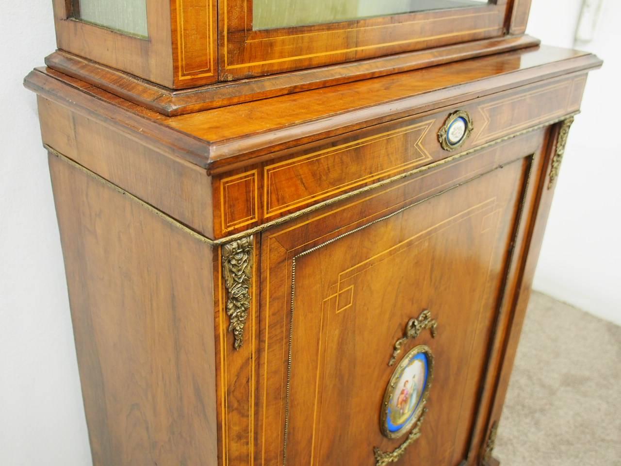 Victorian Walnut Display Cabinet, circa 1870 For Sale 1