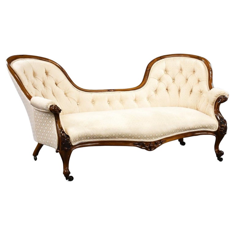 Victorian Walnut Double Ended Chaise Lounge For Sale at 1stDibs