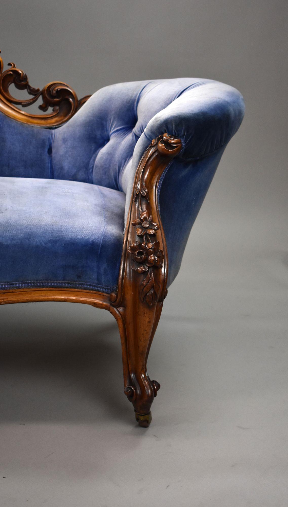 Victorian Walnut Double ended Sofa For Sale 6