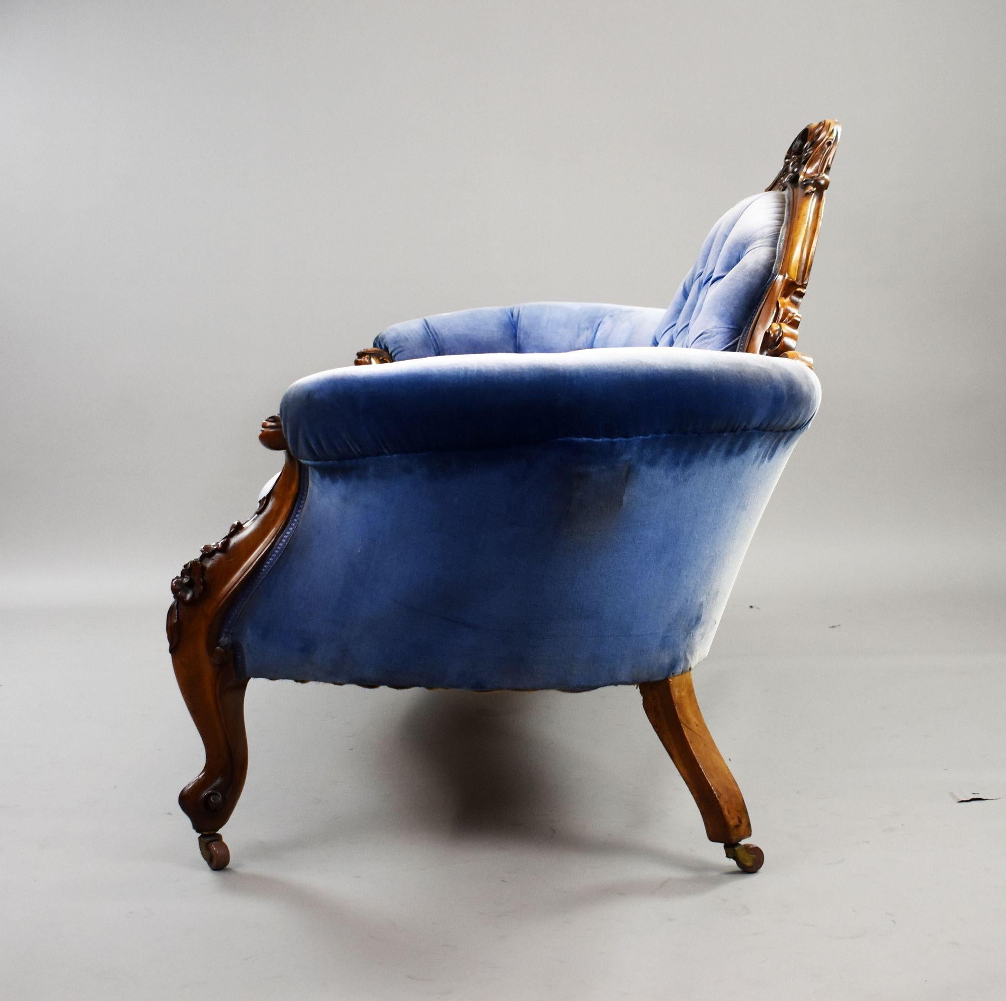 Victorian Walnut Double ended Sofa For Sale 7