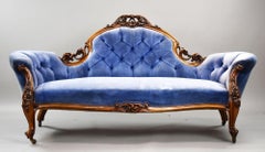 Viktorianisches Nussbaumsofa mit zwei Enden