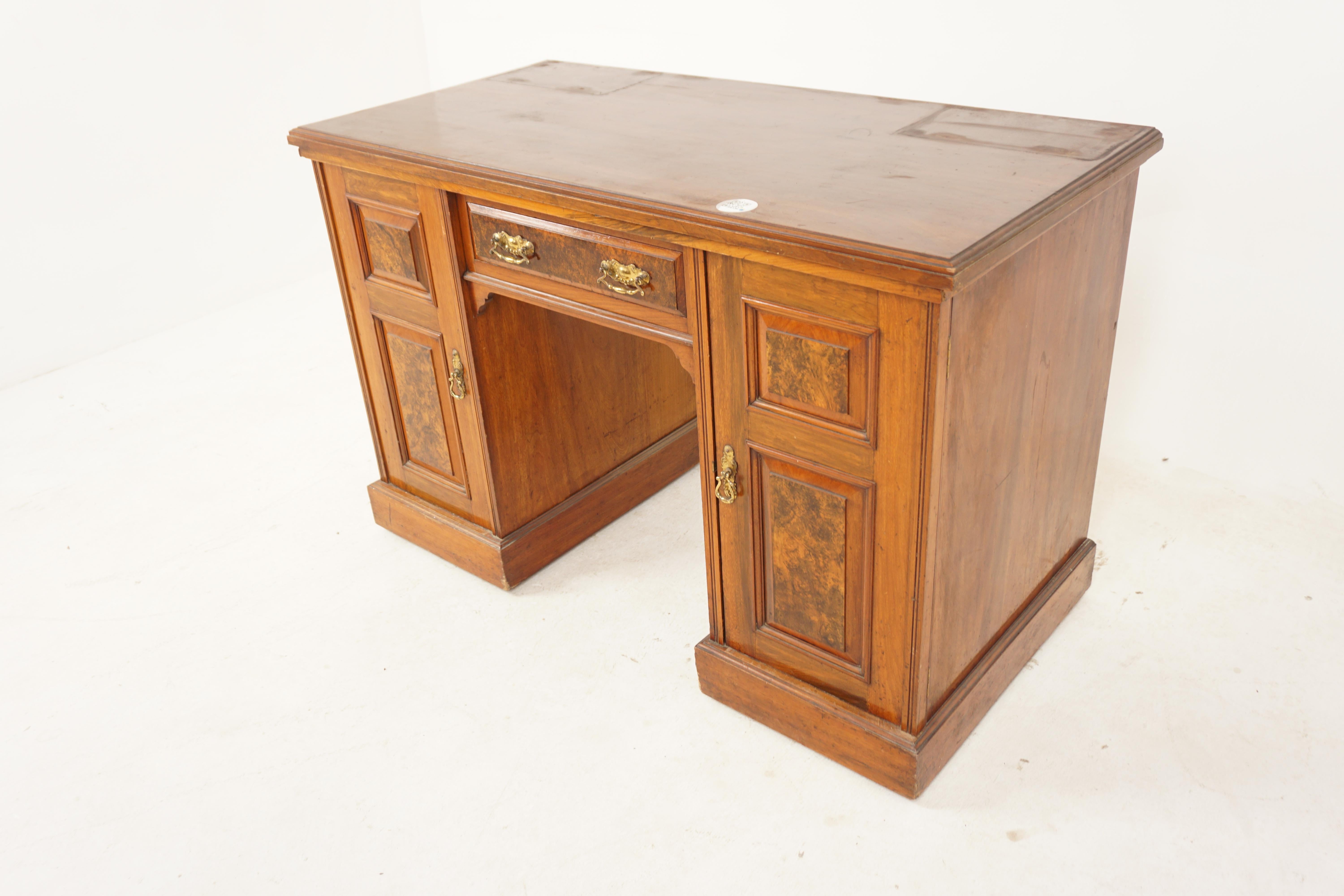 Victorian walnut double pedestal desk, writing or vanity, Scotland 1890, H216

Scotland 1890
Solid walnut and veneers
Original Finish

Rectangular moulded top
Recessed single drawer underneath
Flank by a pair of burr walnut panelled
