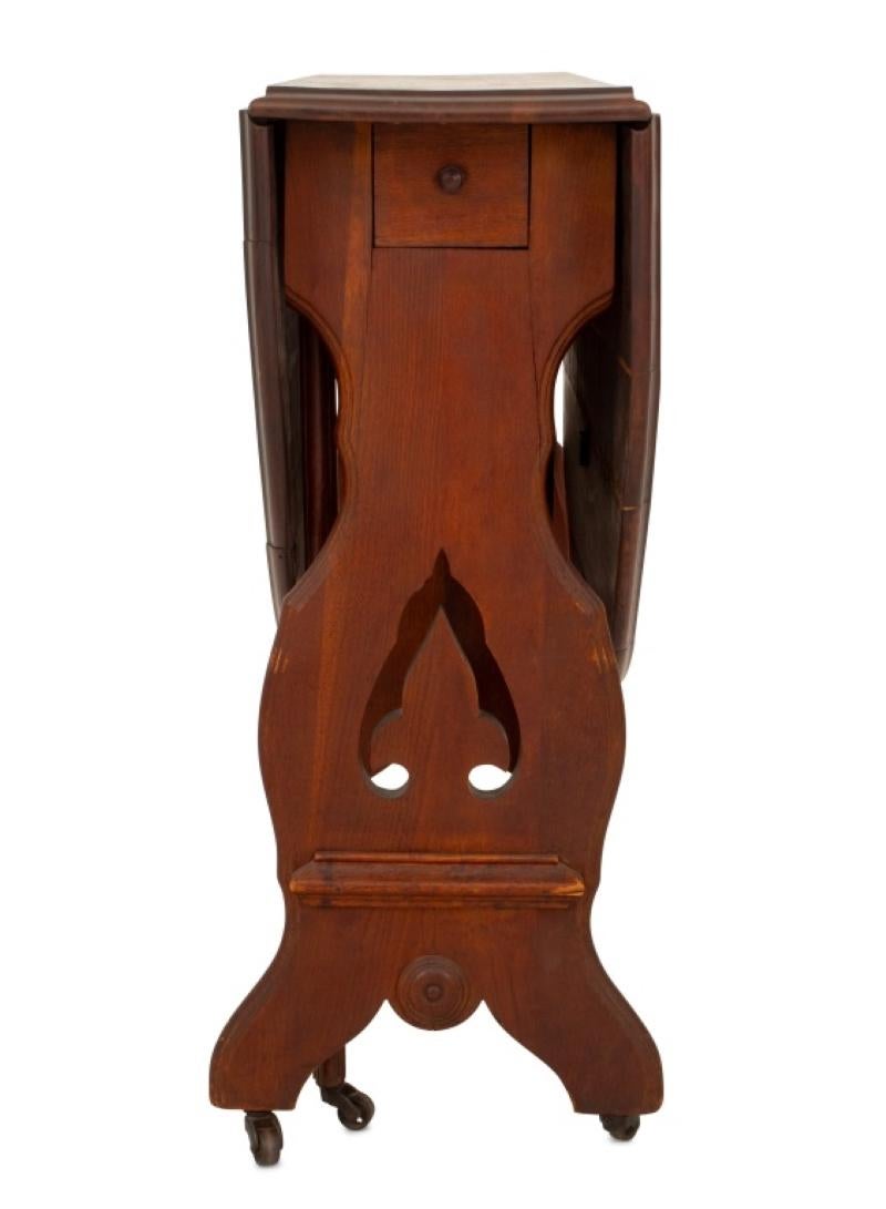 Victorian Walnut Drop-Leaf Table, 19C. In Good Condition For Sale In Astoria, NY