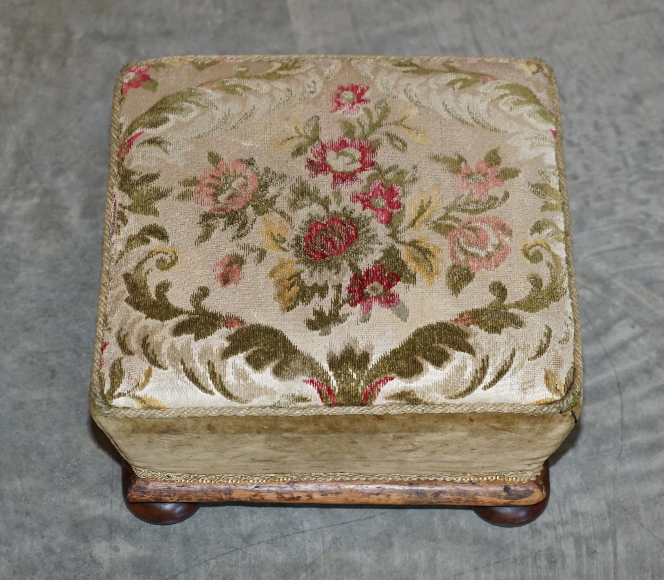 We are delighted to offer for sale this lovely Victorian Walnut with ornately Embroidered top, footstool

A good looking well made and decorative piece, the top has a very floral look and feel to it. 

We have cleaned waxed and polished the