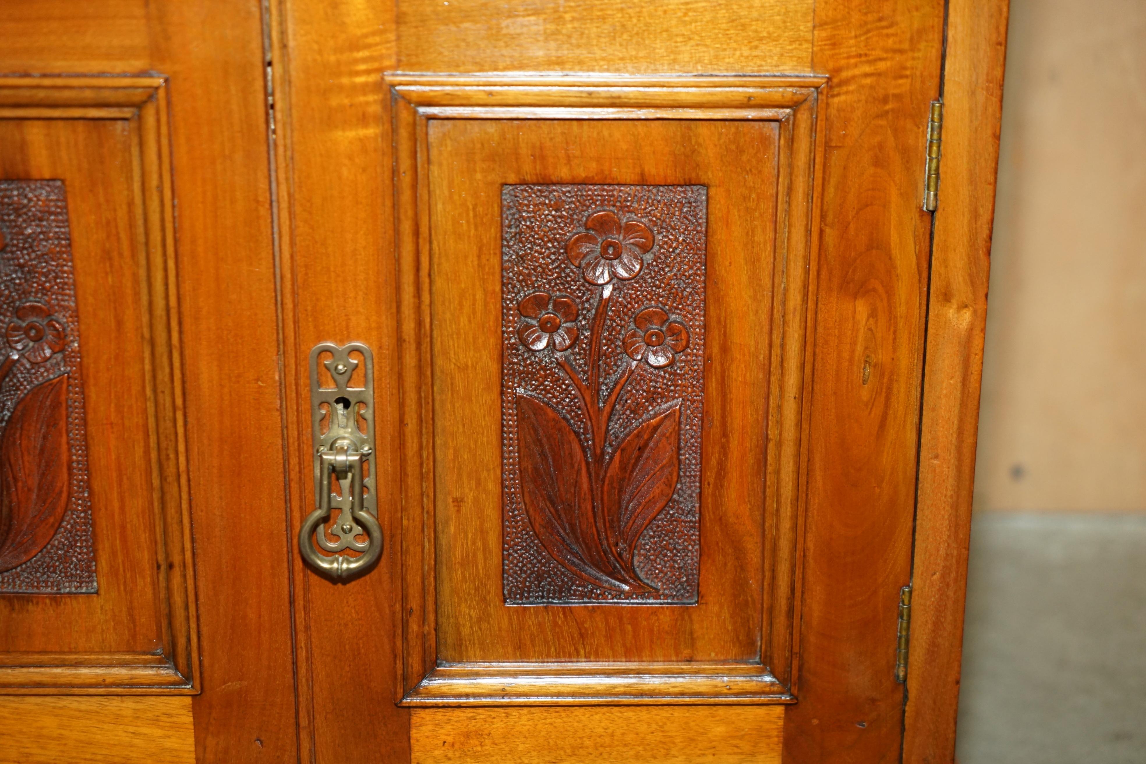 Mid-19th Century VICTORiAN WALNUT HAND CARVED TALLBOY CHEST OF DRAWERS CUPBOARD WITH GALLERY RAIL For Sale