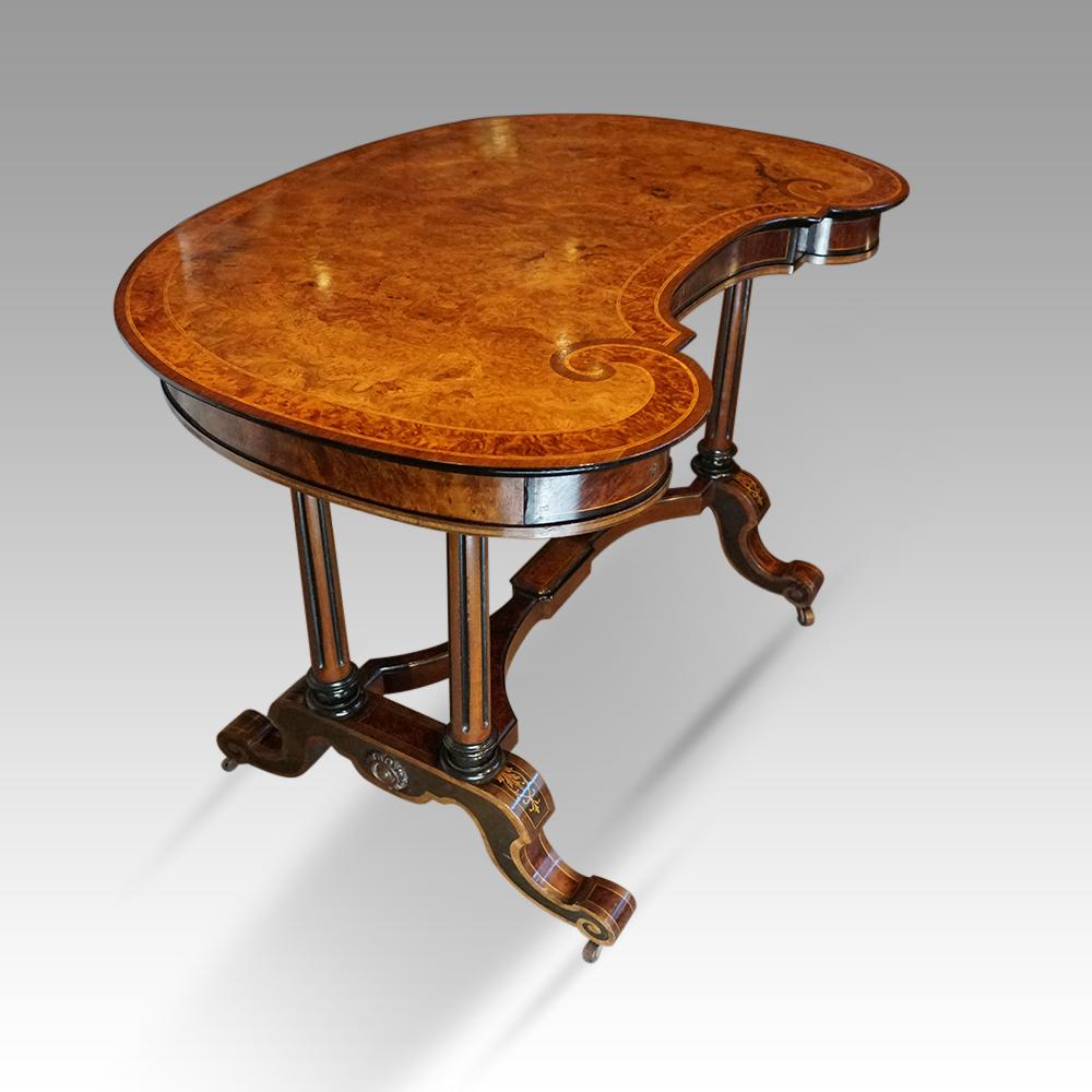 Victorian walnut kidney desk For Sale 1