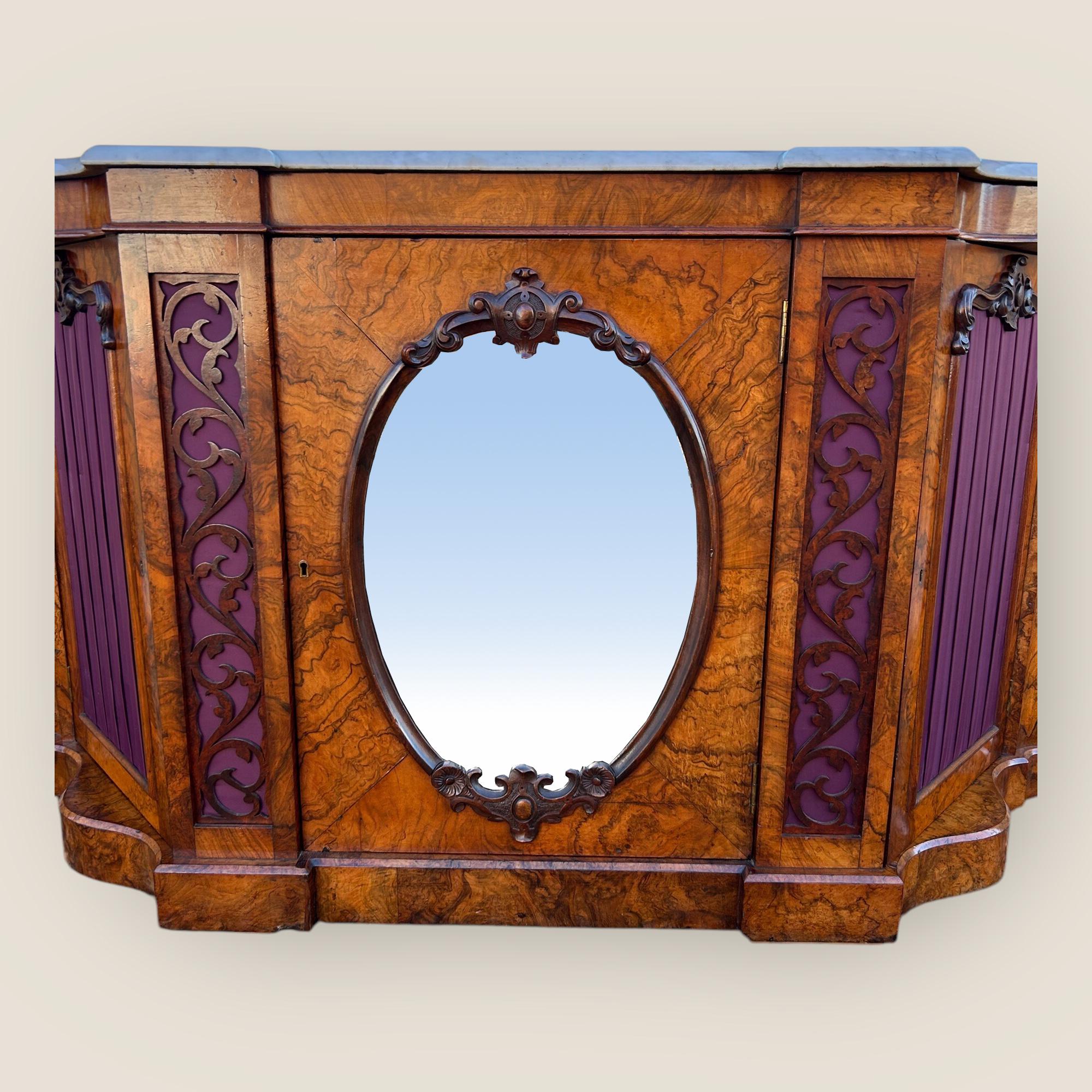 Victorian Walnut Mirror Backed Sideboard In Good Condition For Sale In King's Lynn, GB