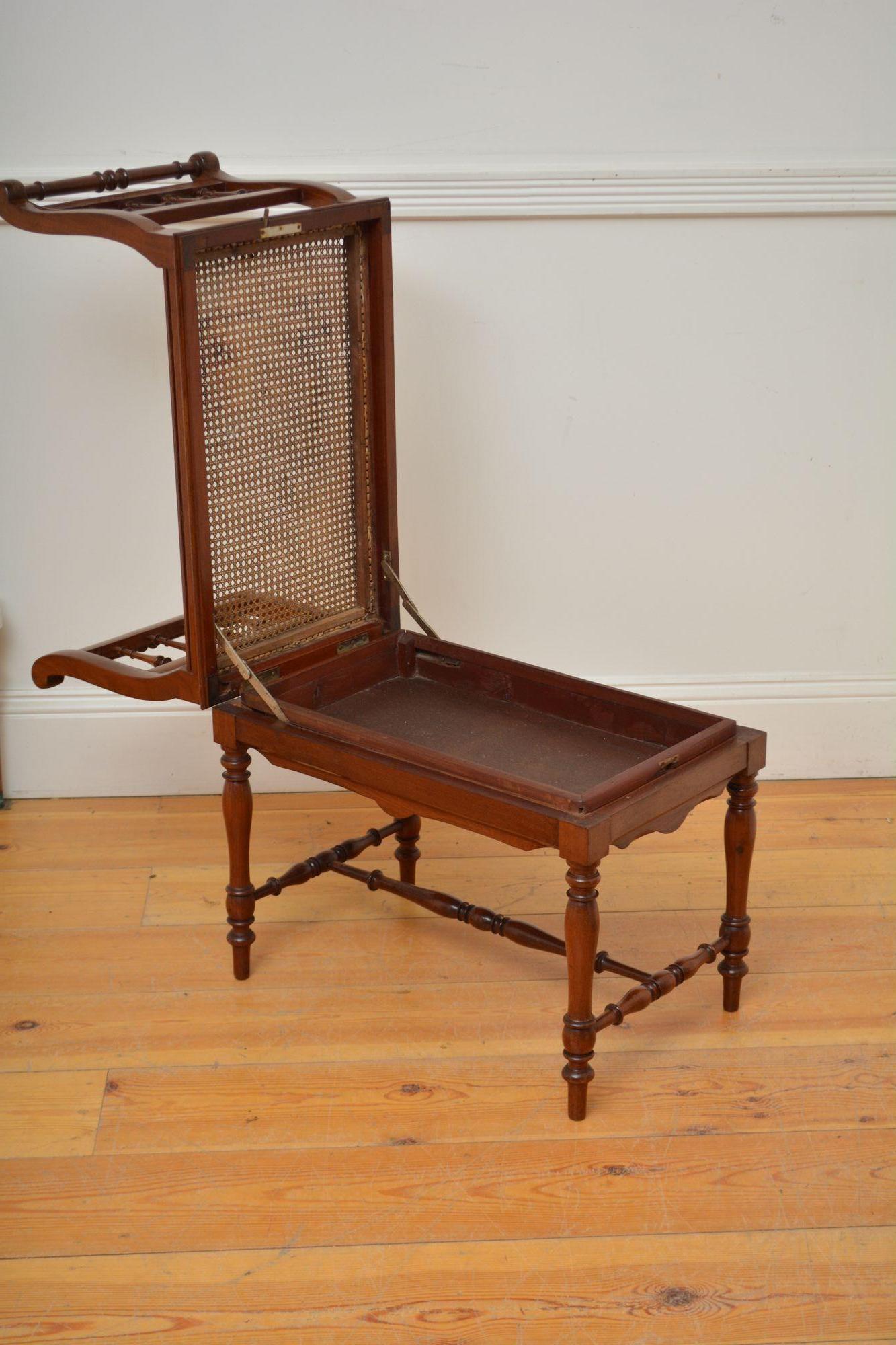 Tabouret de musique / tabouret de piano / tabouret d'habillage en noyer de l'époque victorienne en vente 2