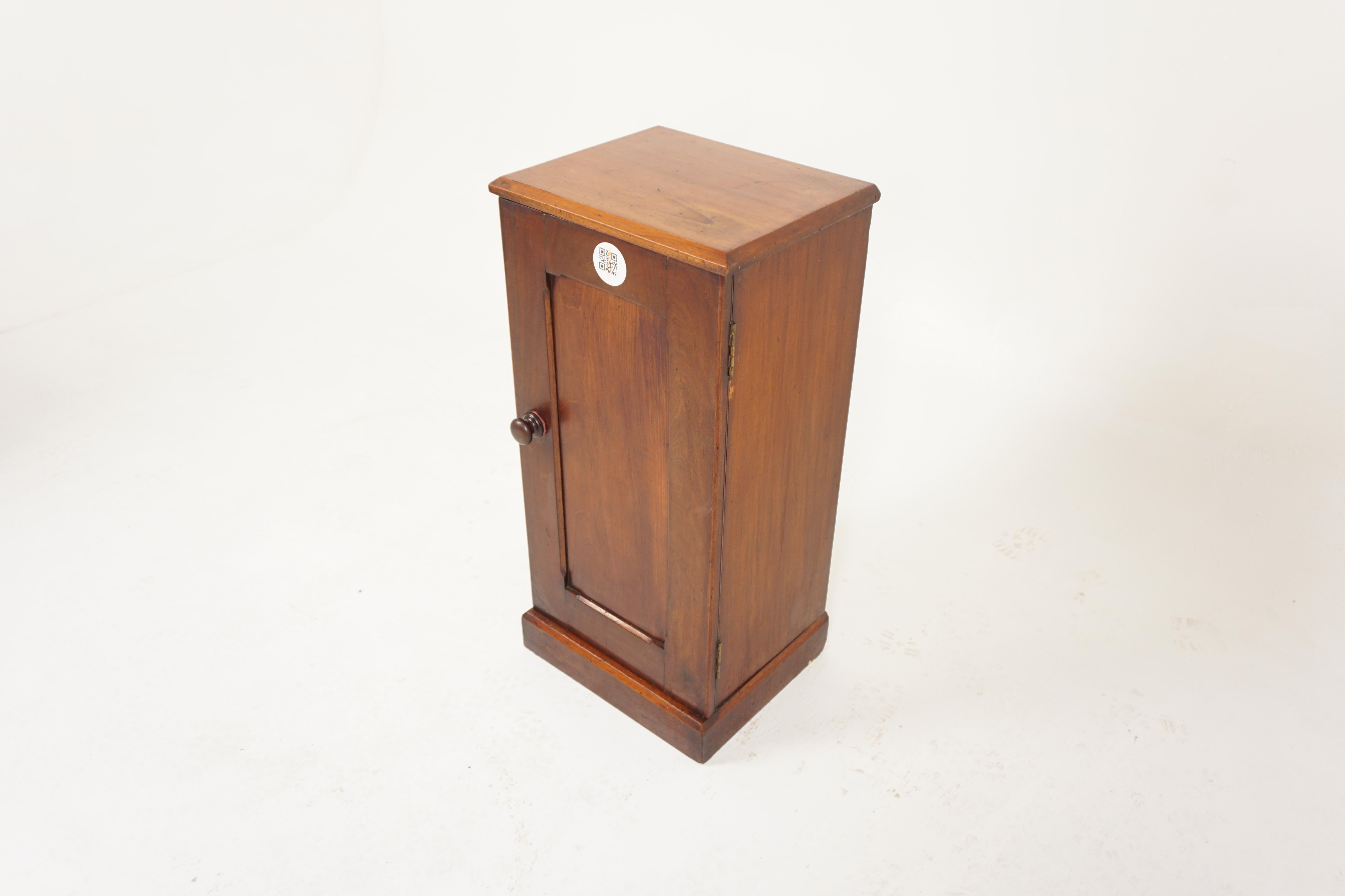 Victorian Walnut Nightstand Beside Cabinet, Lamp Table, Scotland 1880, H175

Scotland 1880
Solid Walnut
Original Finish

Rectangular Moulded Top
Singles panelled door opens to reveal single shelf interior
Original wooden knob
Standing on a closed