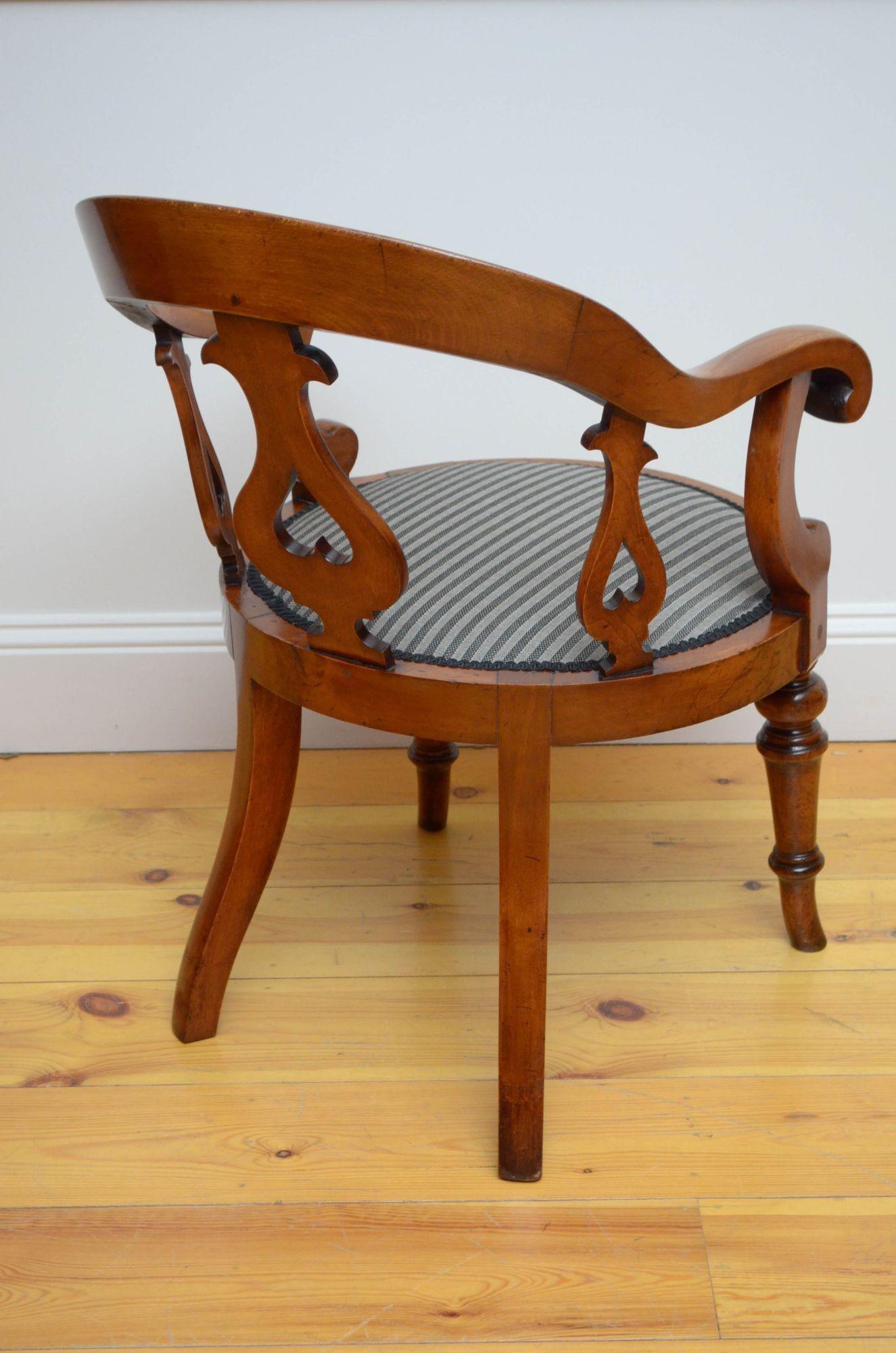 Victorian Walnut Office Chair For Sale 1