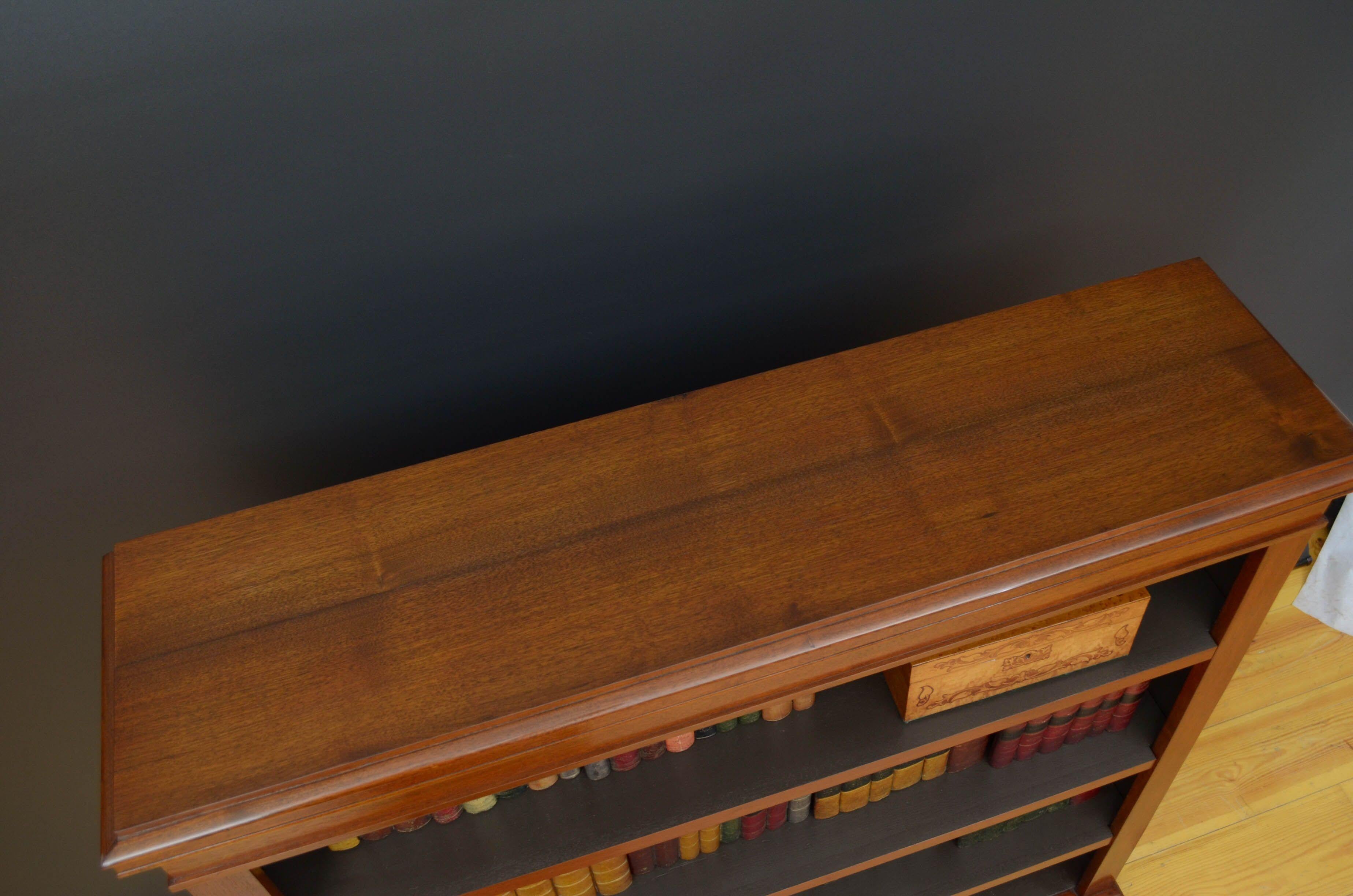 offenes viktorianisches Bücherregal aus Nussbaumholz im Zustand „Gut“ im Angebot in Whaley Bridge, GB