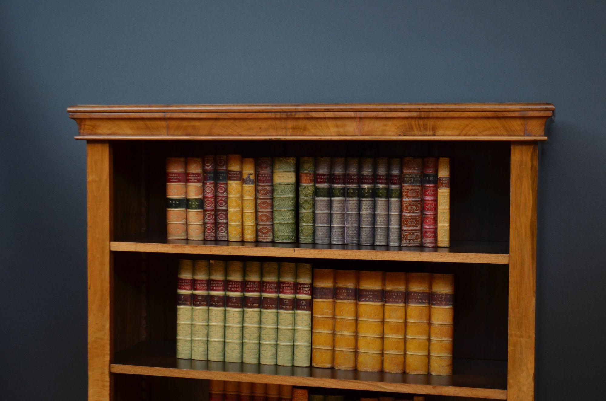 Bibliothèque ouverte victorienne en noyer 3