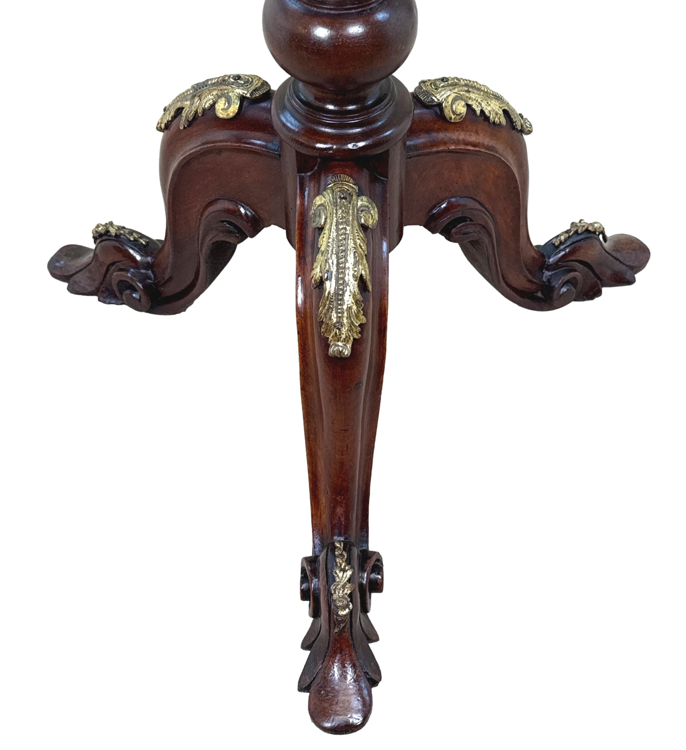 Victorian Walnut, Ormolu And Marquetry Circular Lamp Table For Sale 2