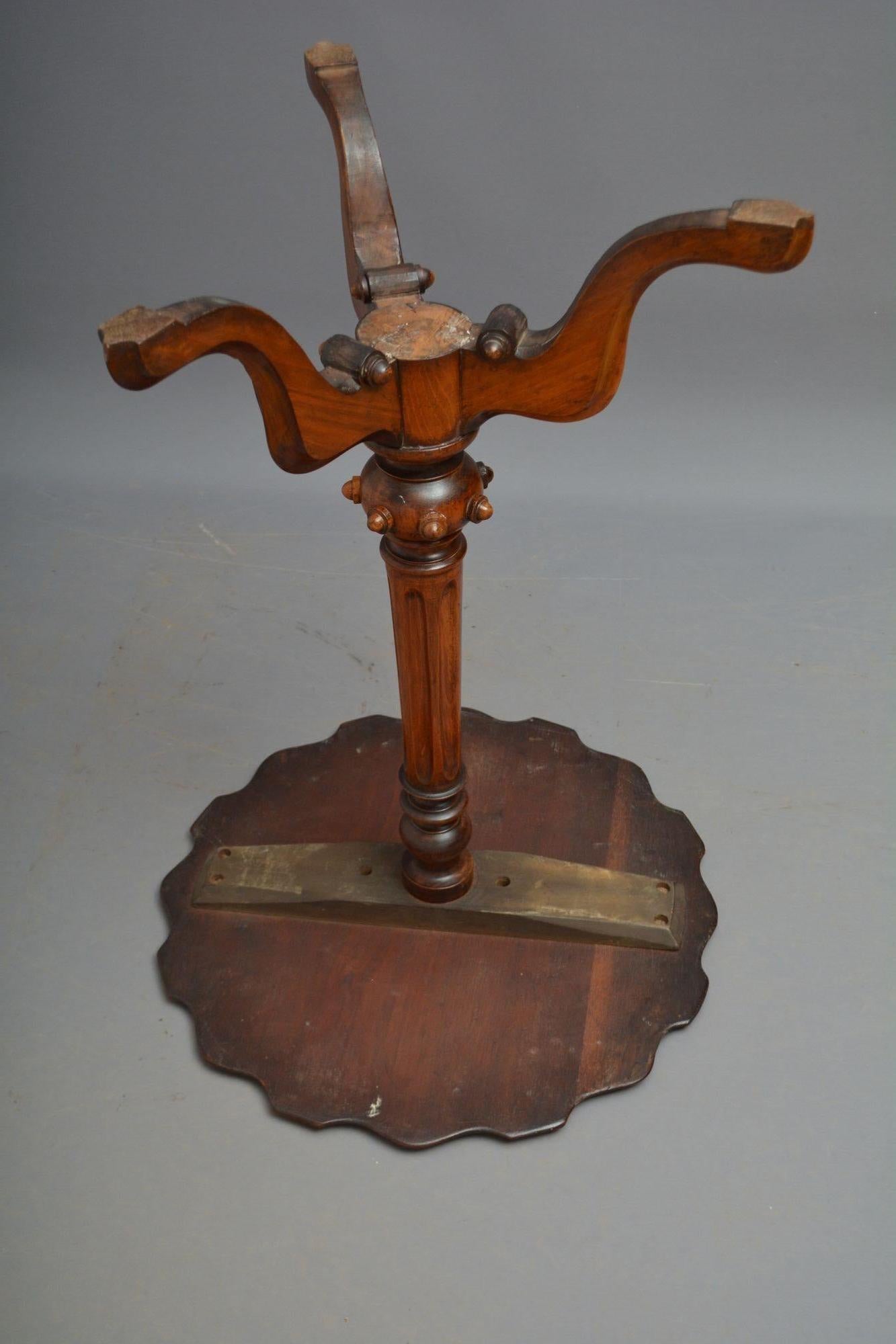 Victorian Walnut Pedestal Side Table Pillar Occasional Table For Sale 7